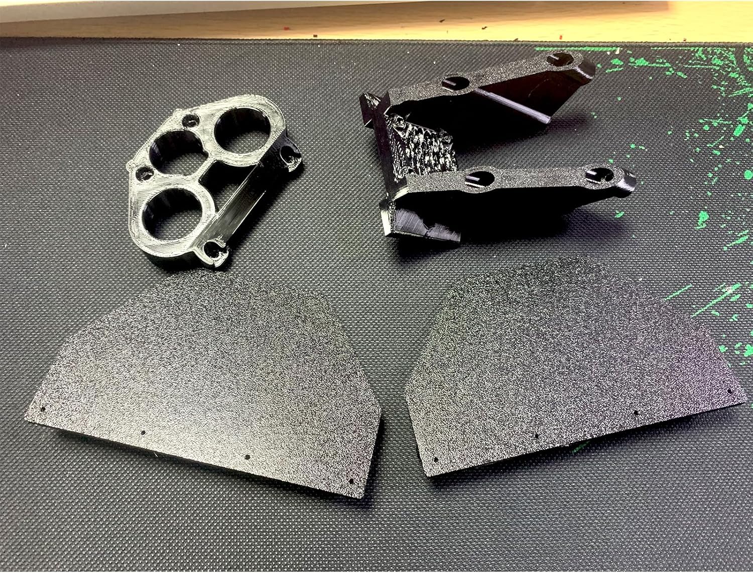 4PCS TPU 3D Printed Rear Mud Guards and Support Set for Arrma 1/5 KRATON & Outcast 8S,Long Lasting Strong Flexibility RC Car Rear Dirt Guards Dust,Dirt,Stones or Mud for Arrma 8S Upgrade Part-Set