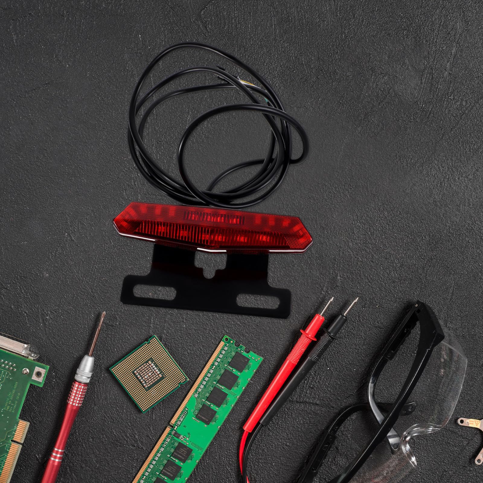 Luce Posteriore Bici con Pulsante Clacson e Fanali Direzionali Freno e Anteriore LED Kit Luci Bici Elettrica con Interruttore Manubrio Facile Installazione per Sicurezza
