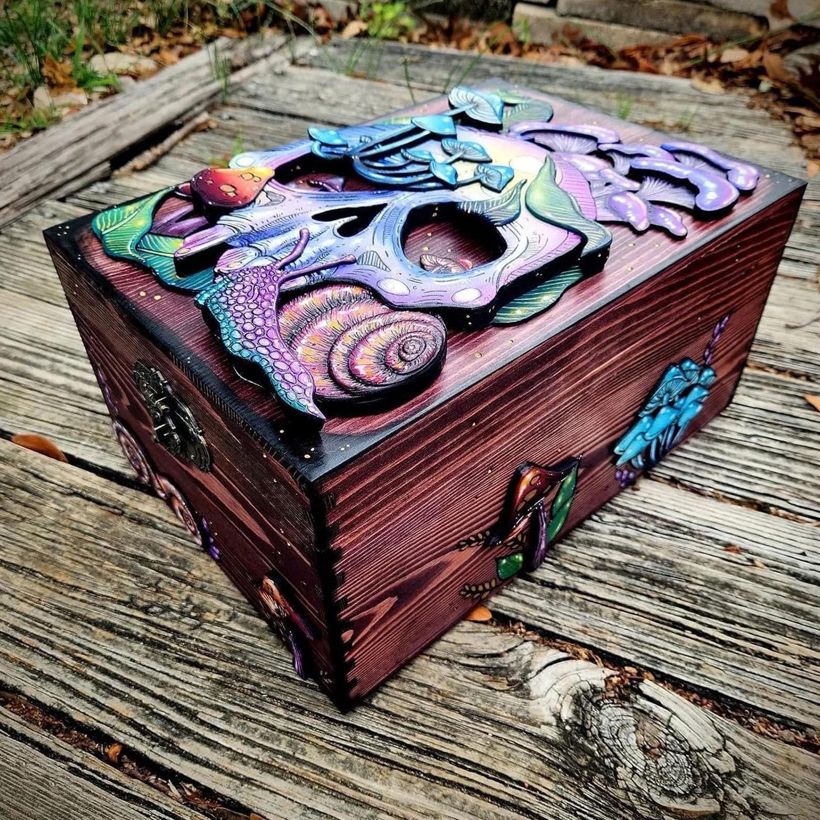 Amazon.com: Skull and Nature Hidden Key Box, Treasure Chest Lock