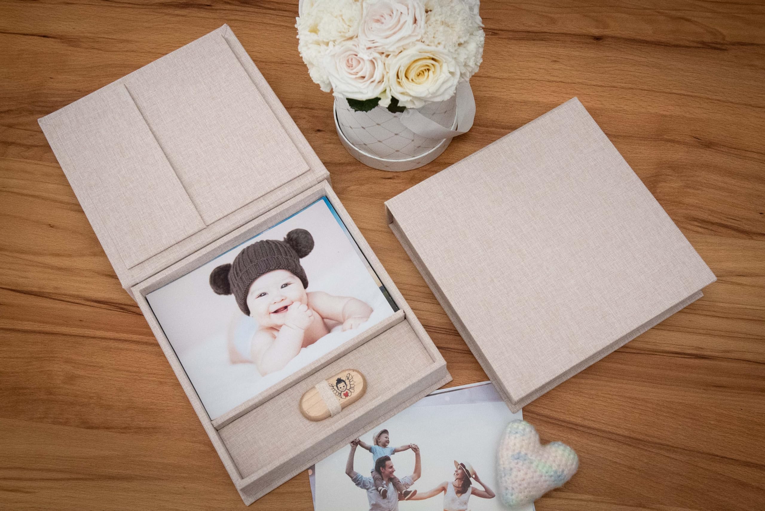 Élégante boîte photo, avec fente USB, boîte cadeau, pour clés USB et tirages photo 10 x 15 cm (sans USB), boîte de rangement, boîte de rangement, boîte à souvenirs, cadeau photo (beige, 18 x 18 x 5 cm