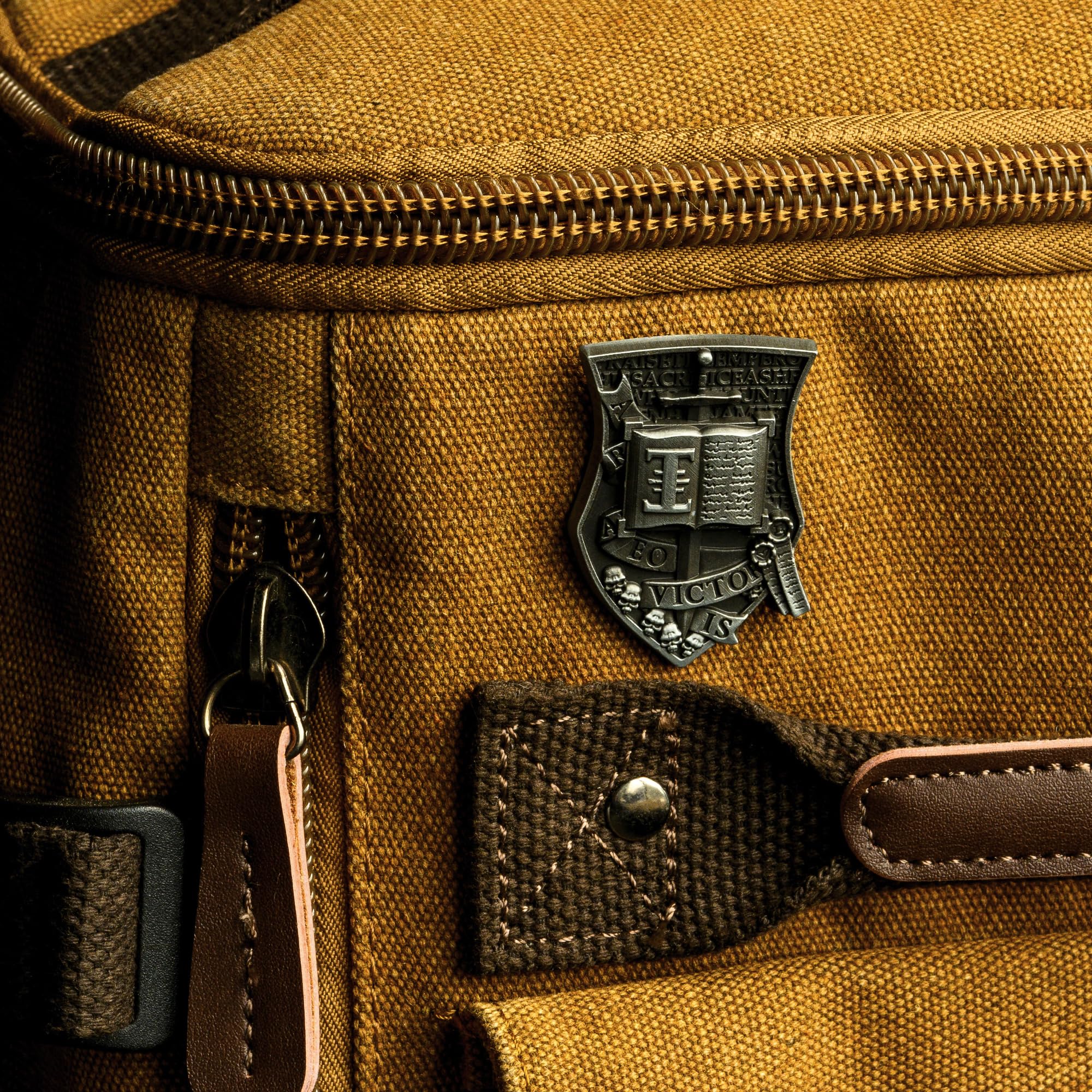 Starforged Warhammer 40K Imperium der Menschheit Space Marines Aeldari Eldar Anstecknadeln Kollektion Pin Badge Brosche Herrenschmuck, Zink, Kein Edelstein
