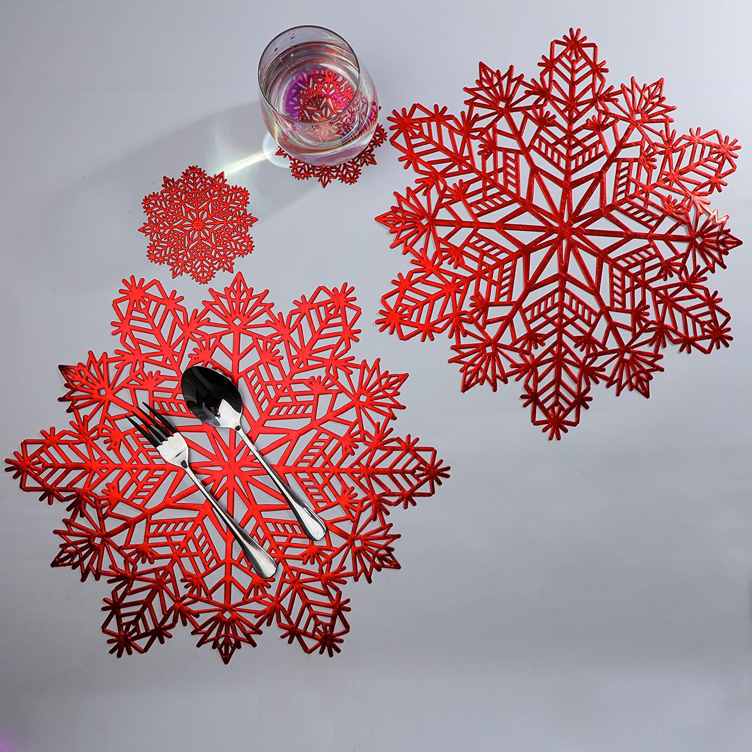 Red Snowflake Placemats Sets of 6 Laminated Metallic Vinyl Round 15