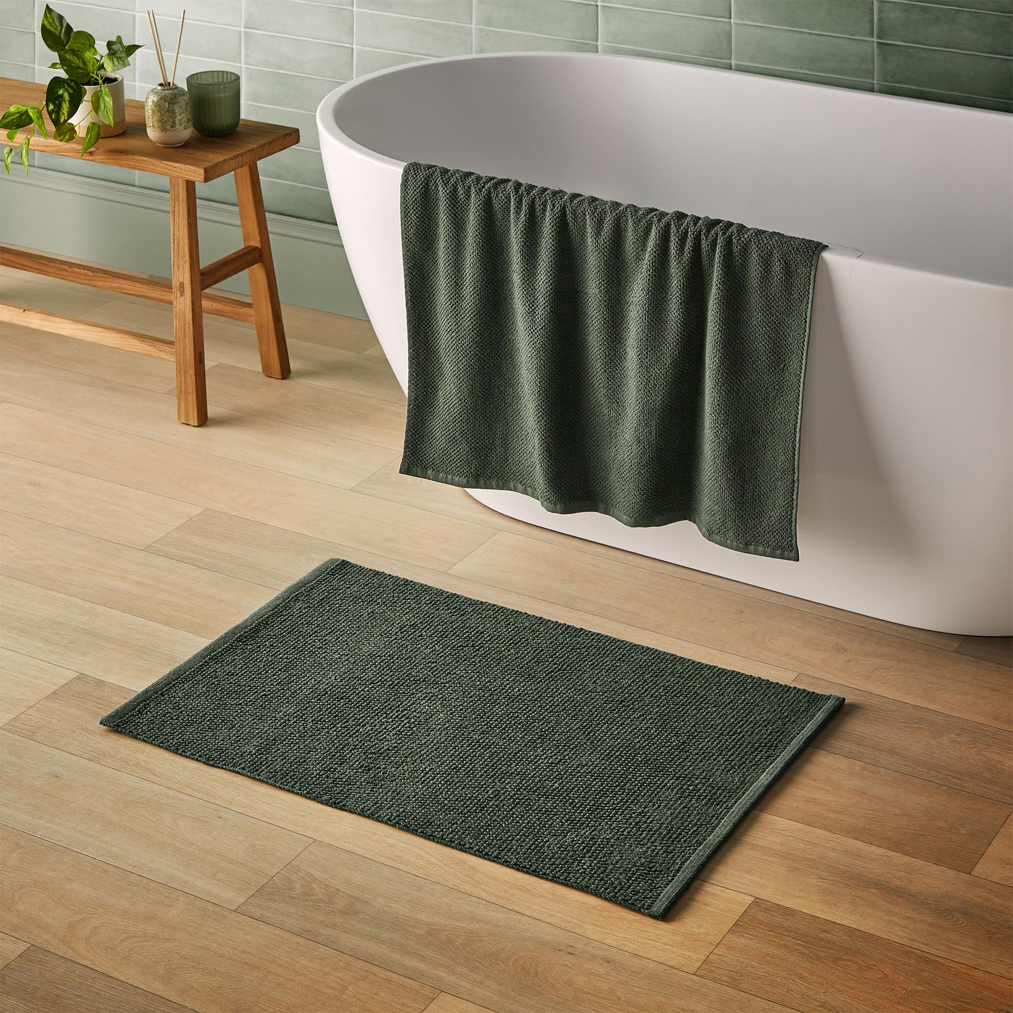 Silentnight Textured Knot Bathmat Green, Super Soft & Quick Drying 100% Cotton BCI, Handcrafted Fully Knotted Loop Bathmat