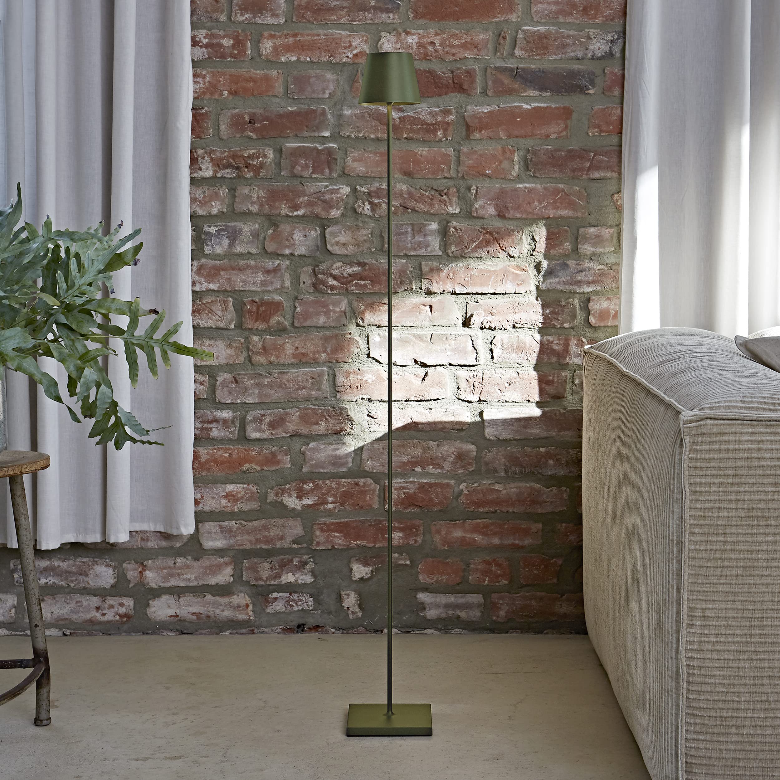 SIGOR Nuindie 1.0 LED Akku-Stehleuchte, tannengrün | Dimmbar • Indoor & Outdoor • IP54 • 120 cm • Easy Connect • 12 h Leuchtdauer