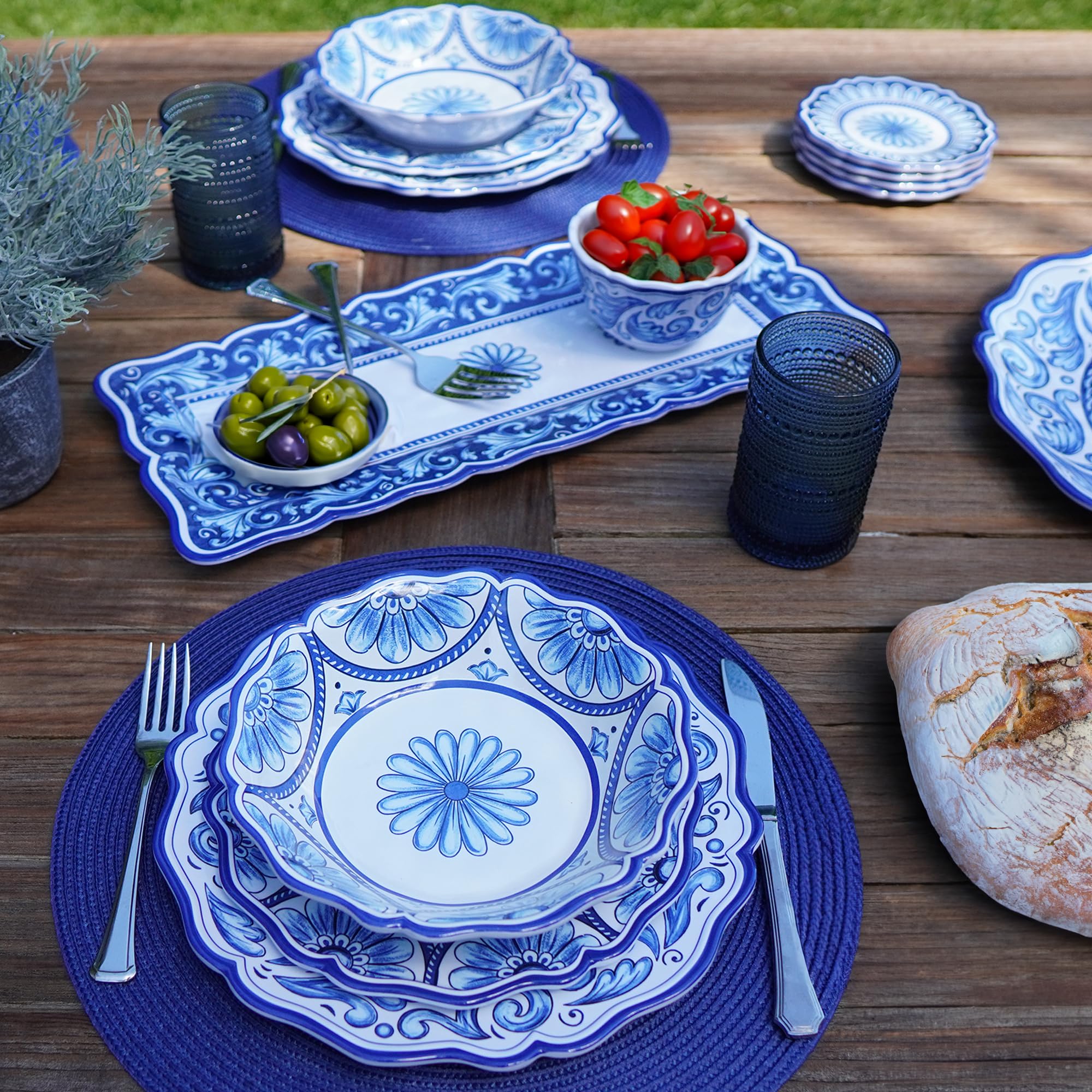 Veranda Service de table 12 pièces en mélamine pour 4 personnes – Comprend des assiettes plates, des assiettes à salade et des bols – Bleu et blanc élégant pour un usage quotidien, une salle à manger