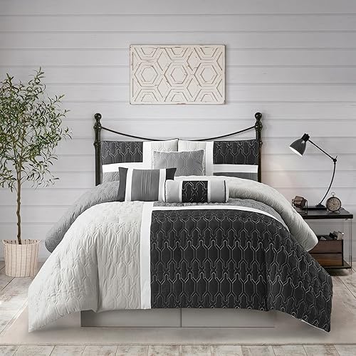 Grand Avenue Juego de edredón King negro y gris, microfibra ultra suave, juego de edredón geométrico de 7 piezas, fundas a juego, falda de cama,