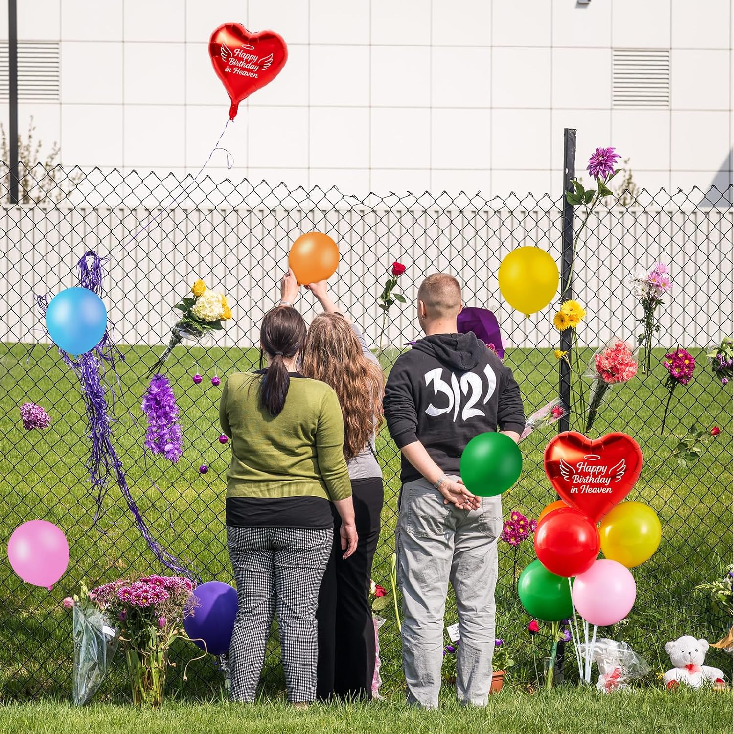 2 Sets Happy Birthday in Heaven Decoration Kit Include 2 Pcs Heart-shaped Balloon and Stands, 12 Pcs Latex Balloons, for Cemetery Memory Life Funeral Condolence Anniversary Decor(Multicolor)