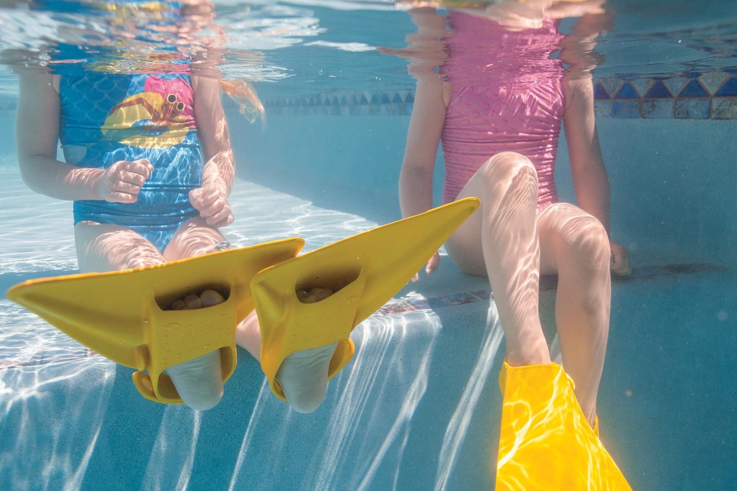 FINIS Kids Fishtail 2 Fins, Yellow, US Junior 6-11 : Sports & Outdoors