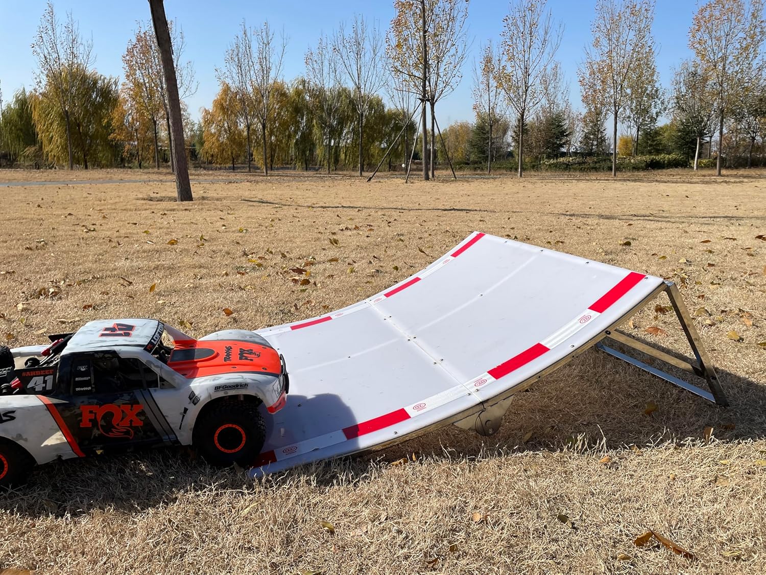 RC Car Jump Ramp RC Takeoff Board RC Stunt Playset for 1/5 1/10 1/12 1/14 1/16 RC Car (100 * 95 * 35/37/40cm)