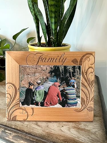 Miniatura 3 de Marco de fotos familiar de madera natural engaved (4 x 6 horizontal)