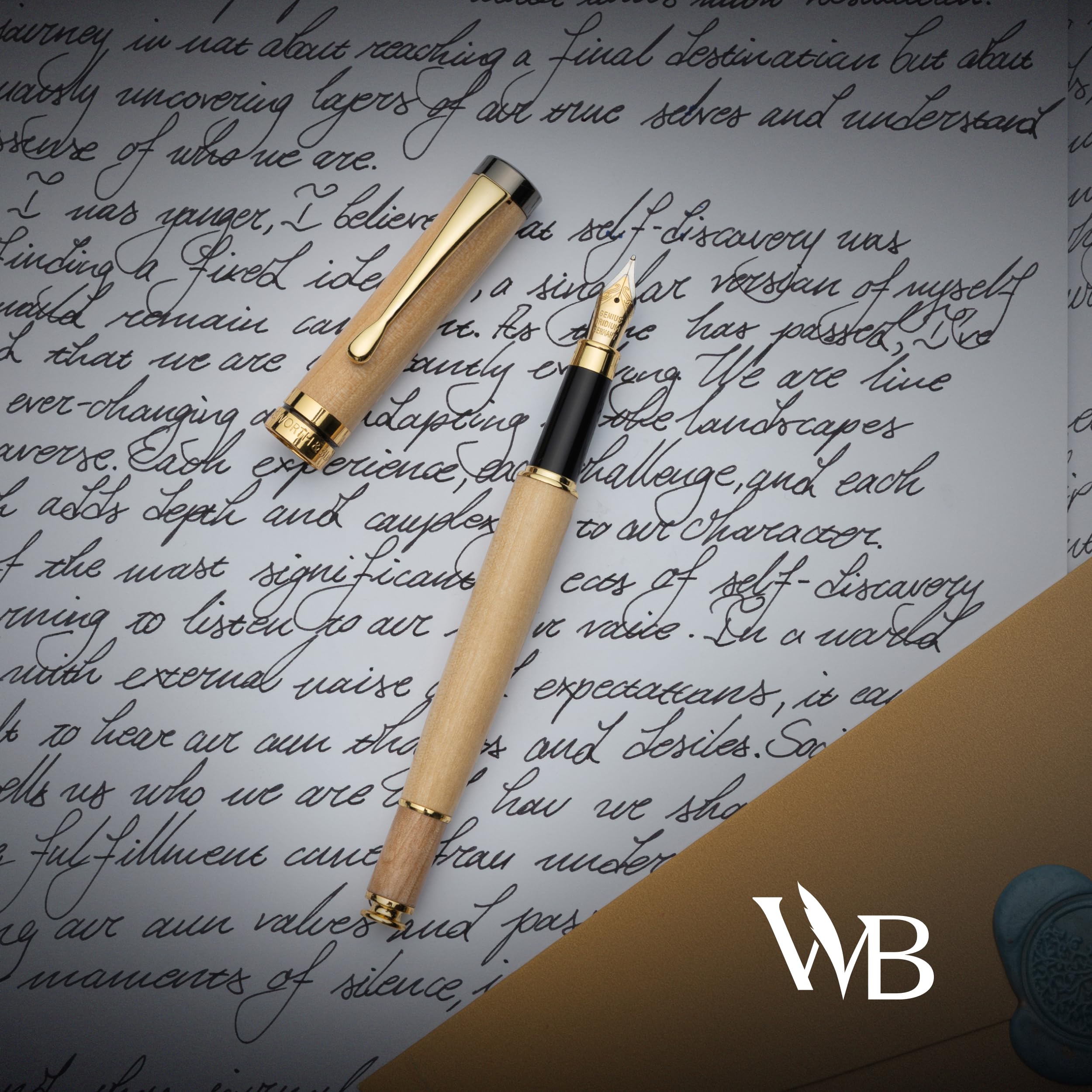 Wordsworth & Black Set Penna Stilografica in Bambù Acero, 4 Pennini | Flacone d'Inchiostro, Cartucce, Convertitore di Ricambio, Regalo Unisex, Scrittura Fluida, Journaling, Lettering