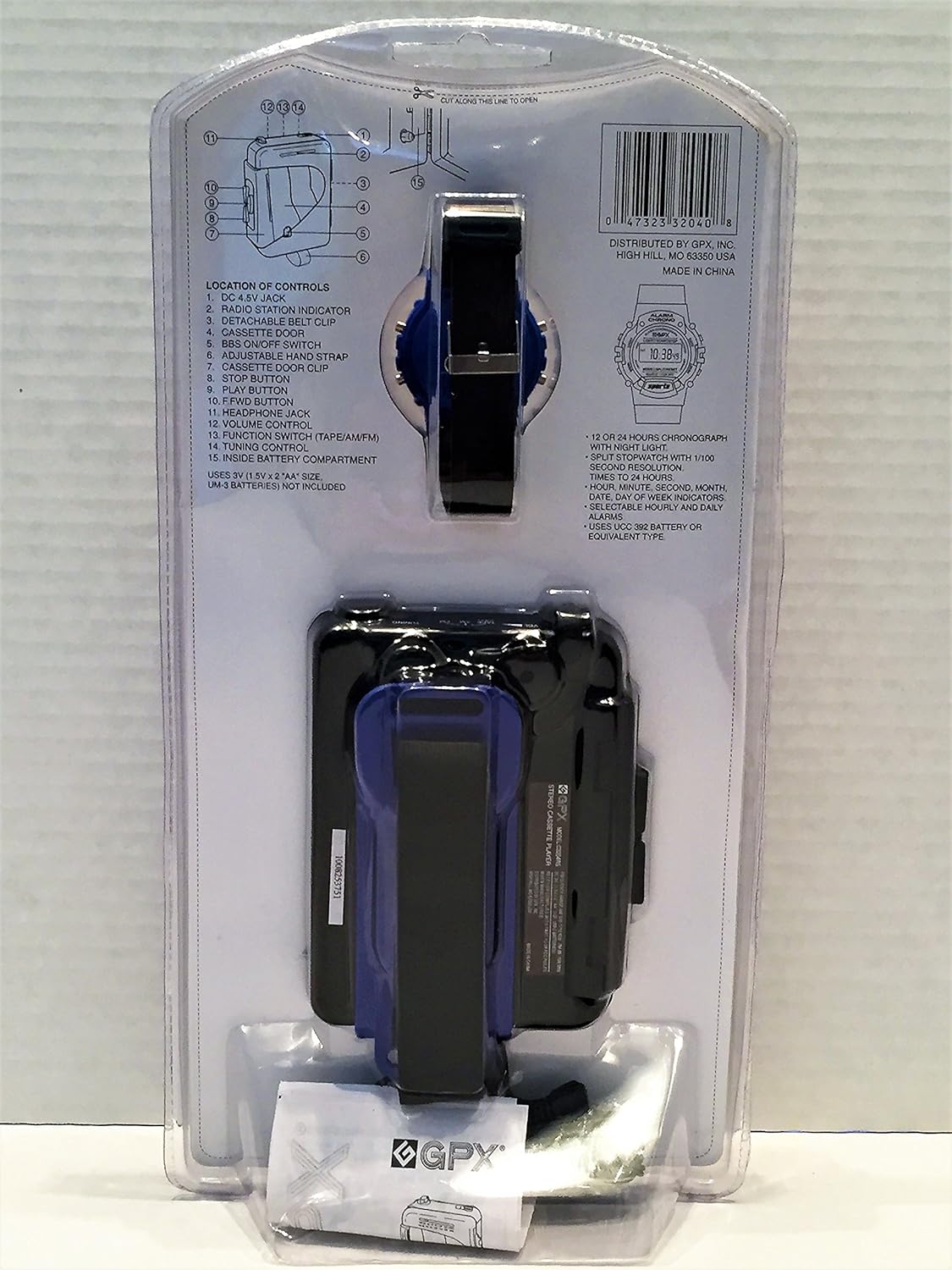 Back of GPX C3204RS packaging showing a diagram of controls and battery compartment.