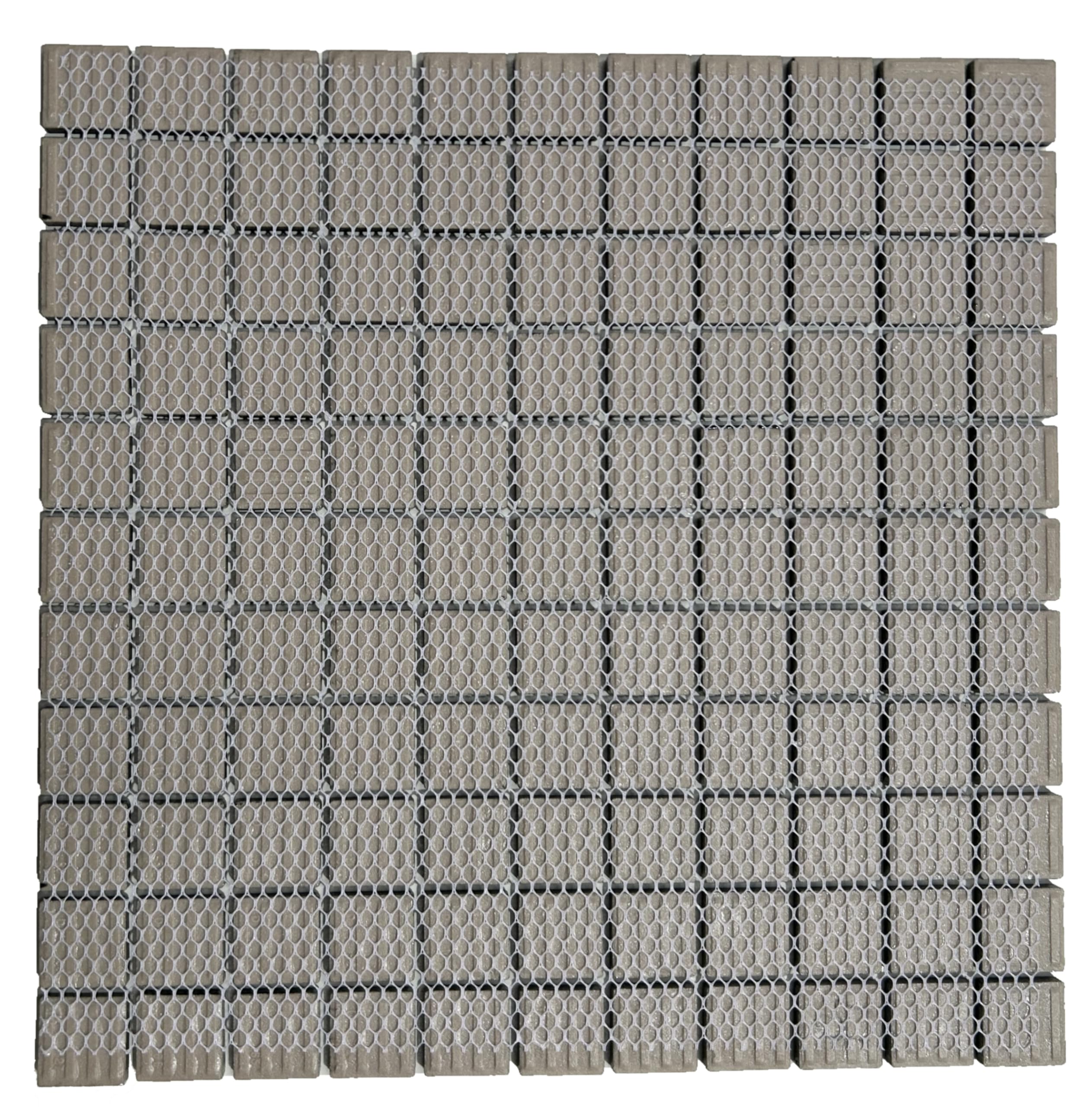 Modelo M019 (Negro Mate) Mosaico enmallado de Porcelanico. Medida 2,5x2,5cm. Pegado en Mallas de 30x30cm.
