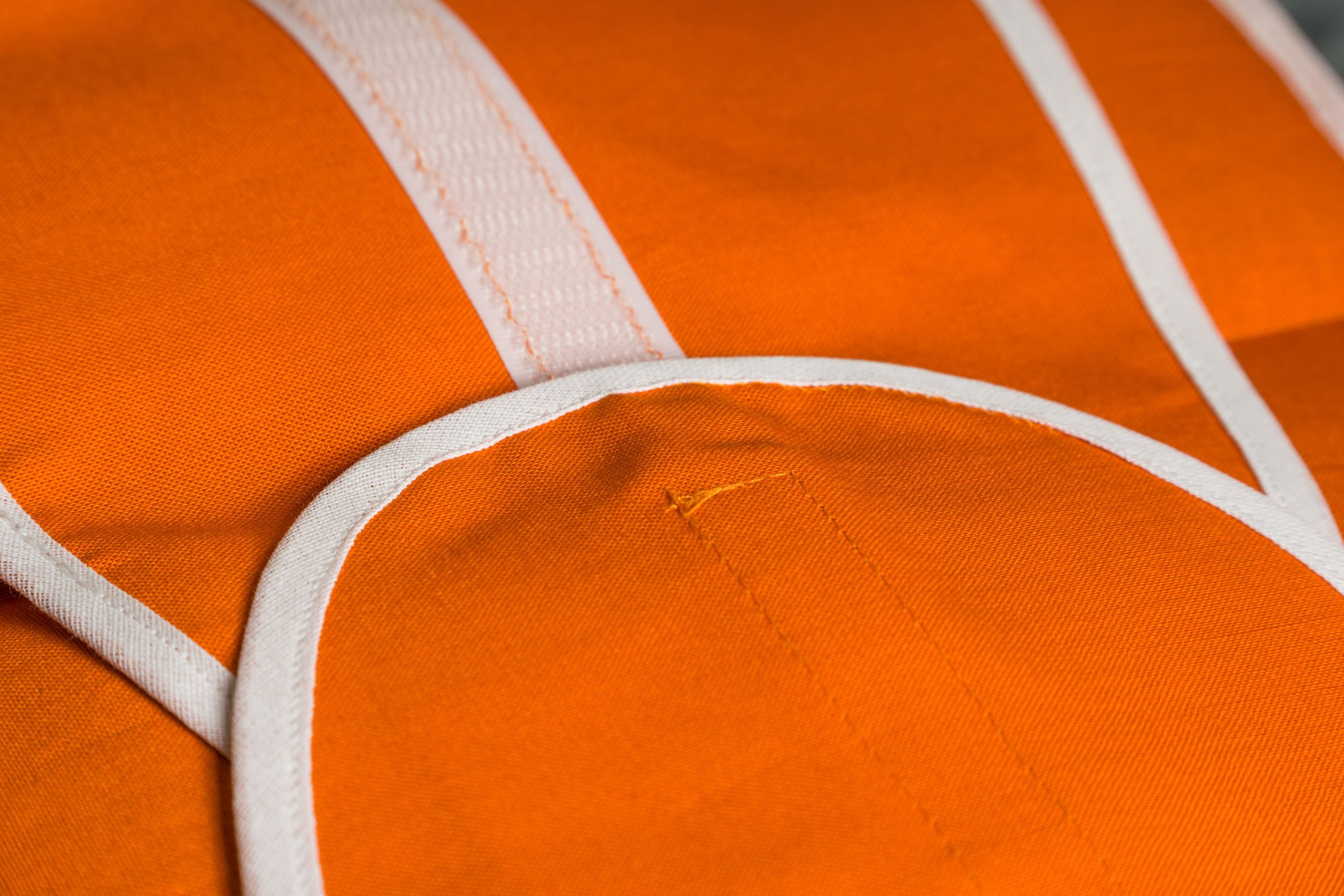 Faja térmica lumbar de semillas con cierre, largo aprox. 135cm, naranja. Saco térmico para la espalda. Semillas de grosella