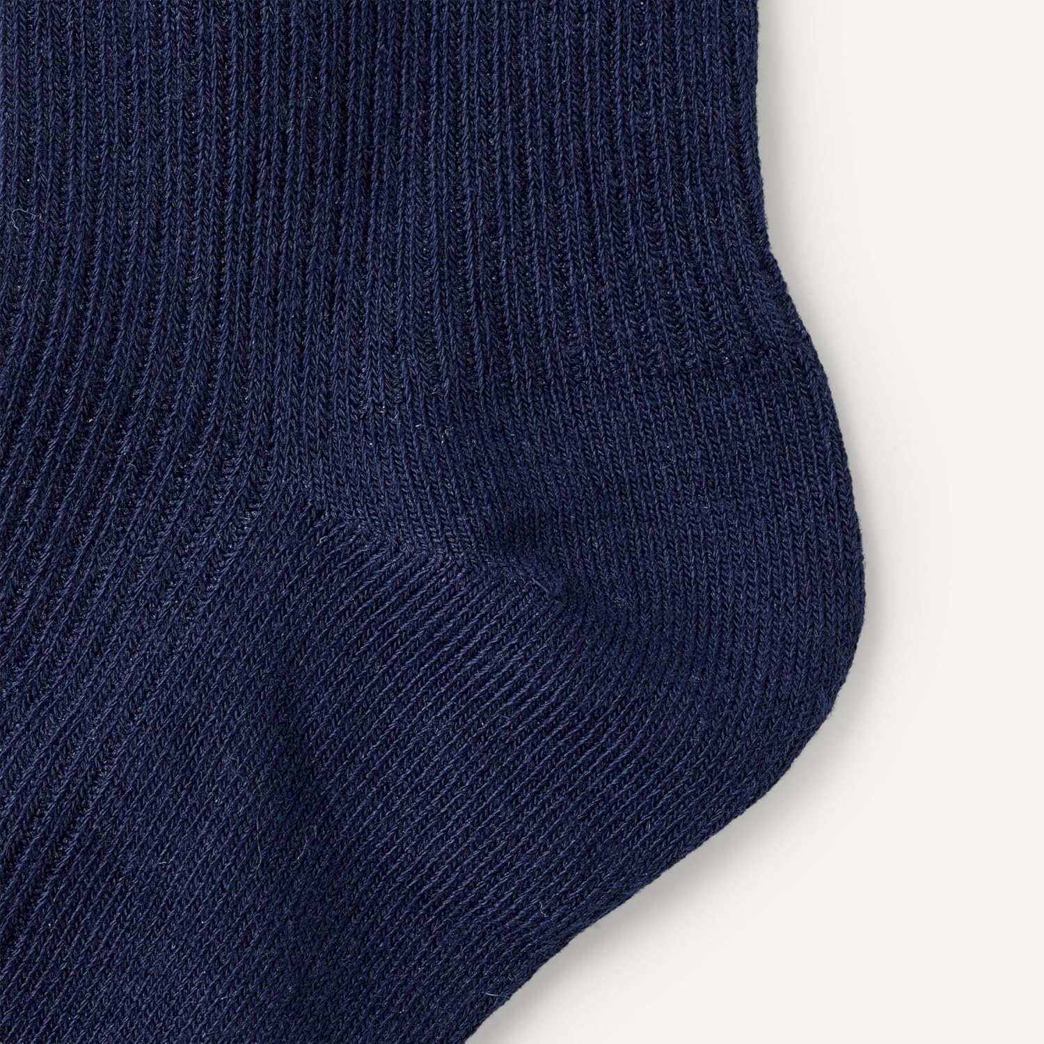 Amazon Essentials Boys' Ribbed Crew Socks, Everyday Casual, School Uniform, 3 Pairs - Image 3