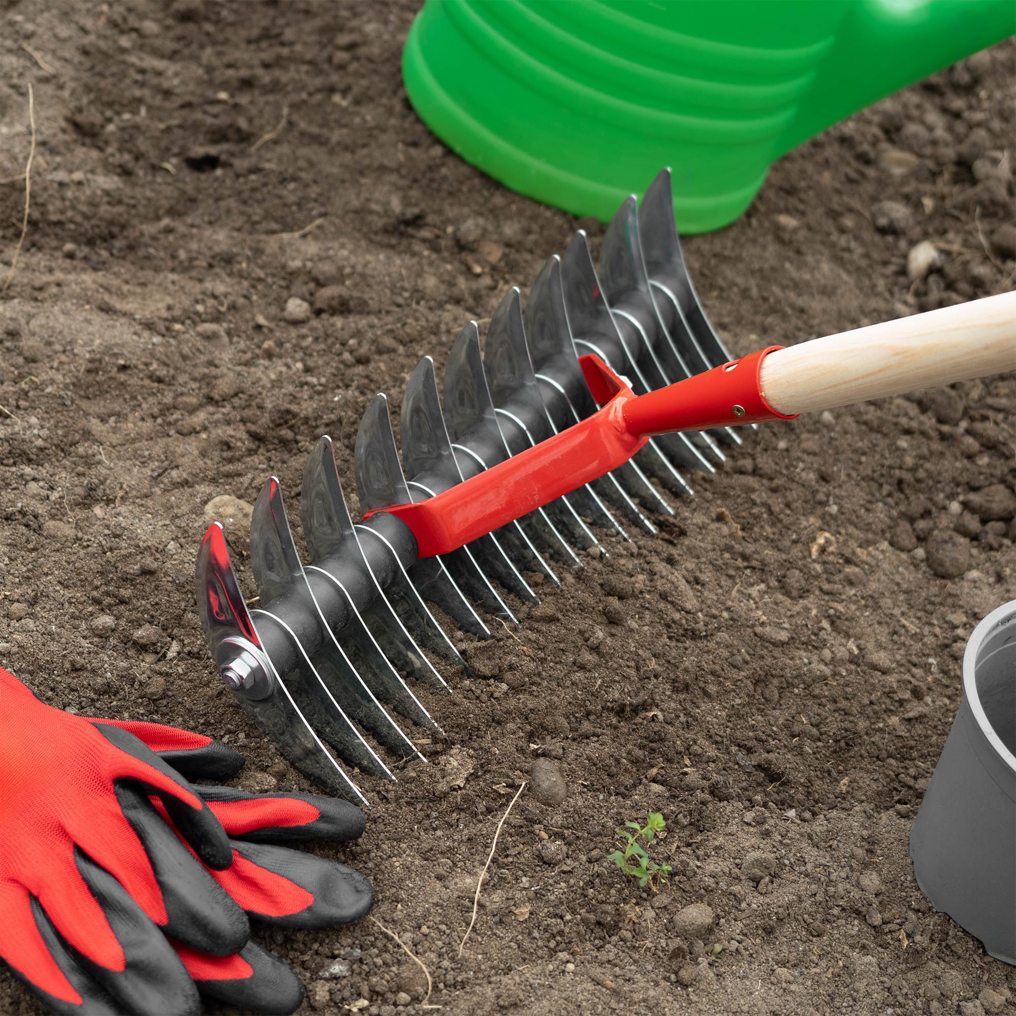 KADAX Rasenlüfter, manueller Vertikutierer für Garten, Rasen, Moos, Gartenzubehör aus Metall, Schneidrechen, Kultivator, Rasenbelüfter, Handvertikutierer (zweiseitig, mit Stiel)