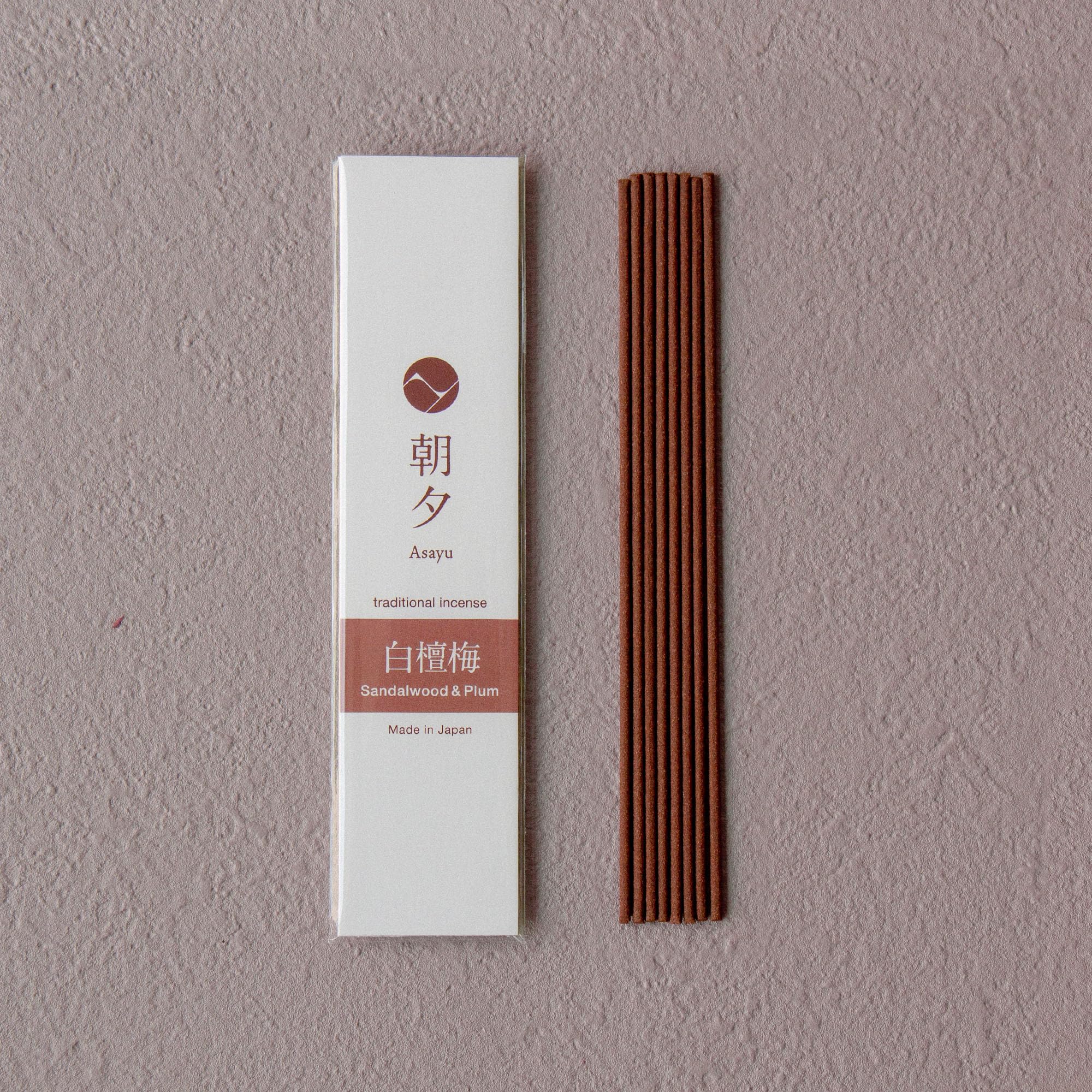 Asayu Japan Räucherstäbchen Geschenkset - 1 Räucherstäbchenhalter, 20g Räucherstäbchen, 5 Verschiedene Düfte, 100% Made in Japan - Für Yoga, Zen Meditation & Entspannung (Sandelholz Düfte)