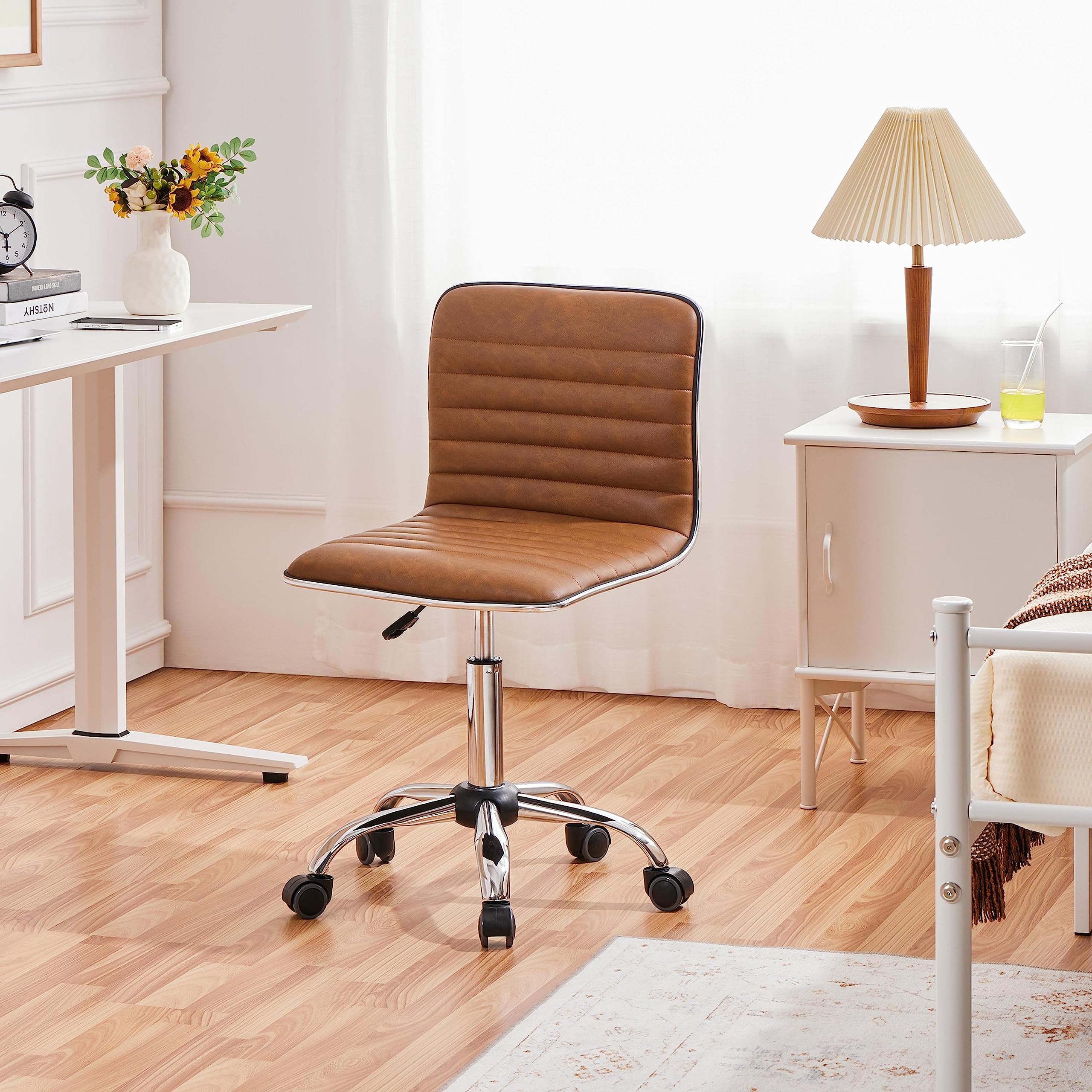 Yaheetech Schreibtischstuhl ohne Armlehne, 360° frei drehbar, Retro-Braun | höhenverstellbarer Drehstuhl, Homeoffice Stuhl aus Kunstleder, Bürostuhl mit Rollen für Arbeitszimmer Schlafzimmer
