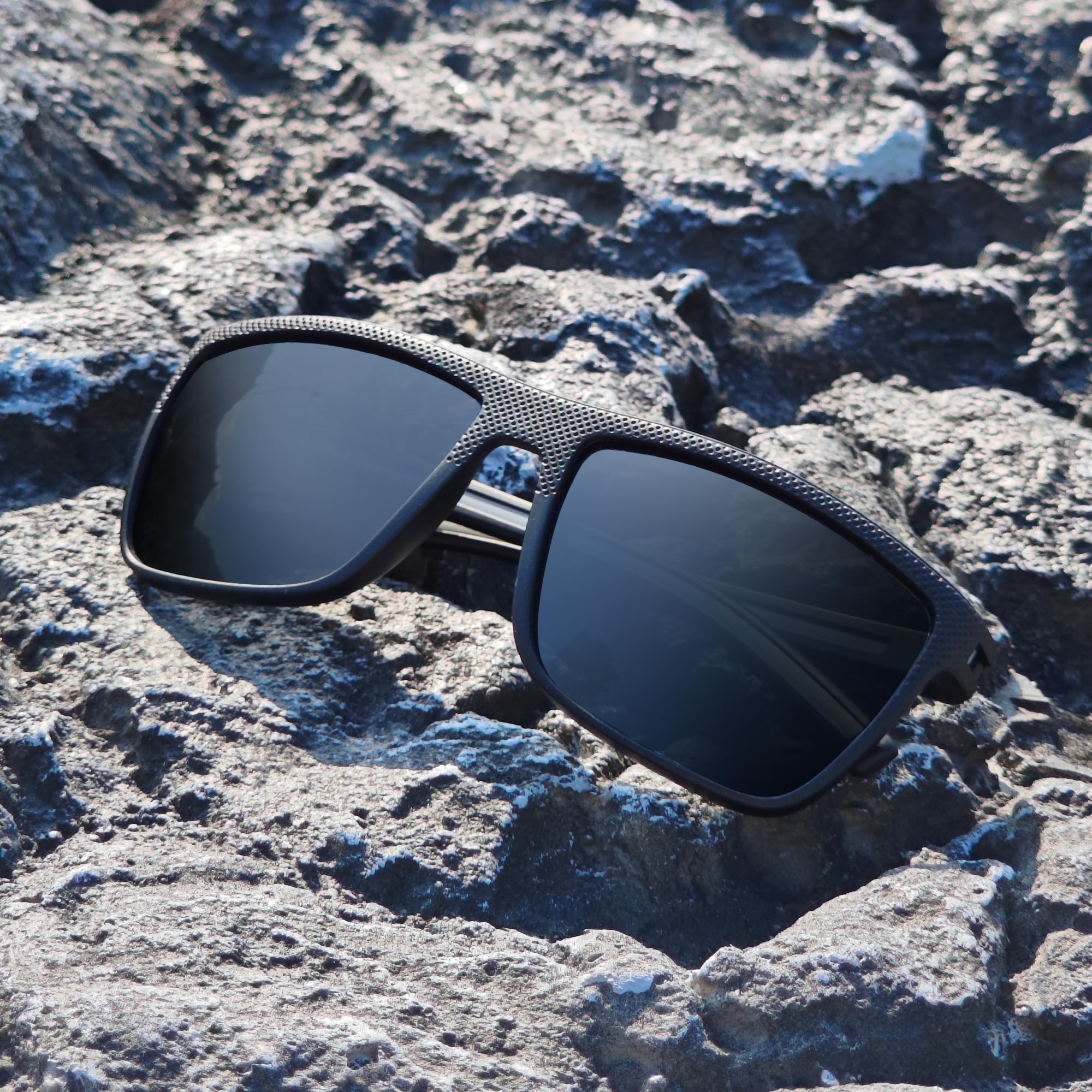 ZENOTTIC Occhiali da sole polarizzati uomo leggero TR90 montatura UV400 protezione occhiali da sole quadrati
