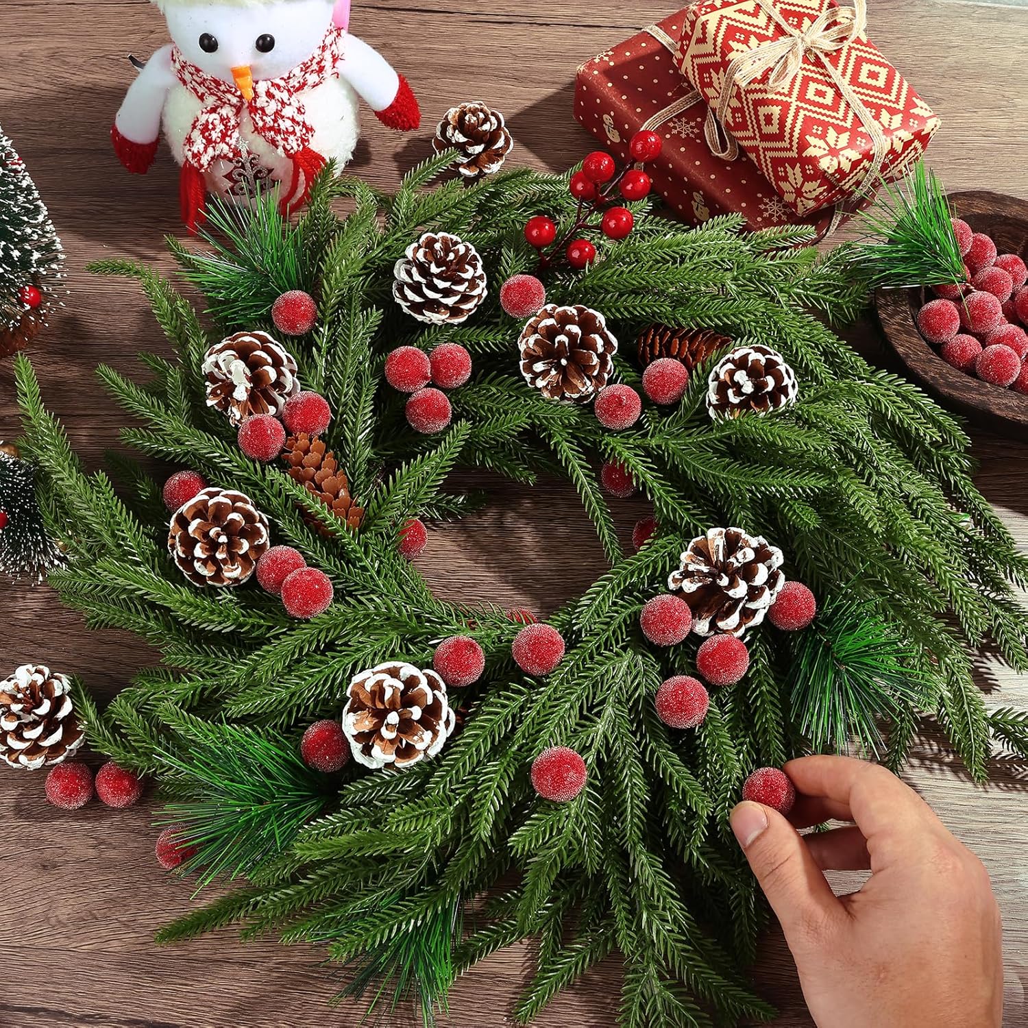 150 Pieces Christmas Artificial Frosted Cranberry Vase Bowl Fillers Red Fake Cranberry with Frosting Surface Decorative Fake Cranberries for Xmas Vase Filler Decor Wreath DIY Craft Photo Props