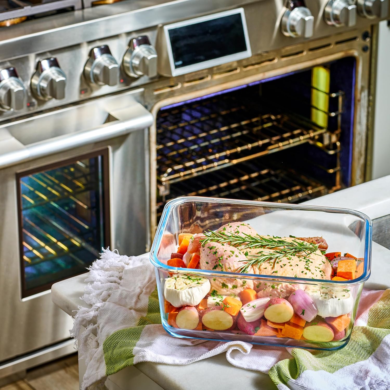 Extra Large Oven Safe Glass Food Storage Container with Airtight Locking Lid & Handle. 6500ml / 220oz / 28 Cup - Storing Lunch Food, Vegetables, Fruits, Baking Casserole, Roasting Turkey, BPA Free.