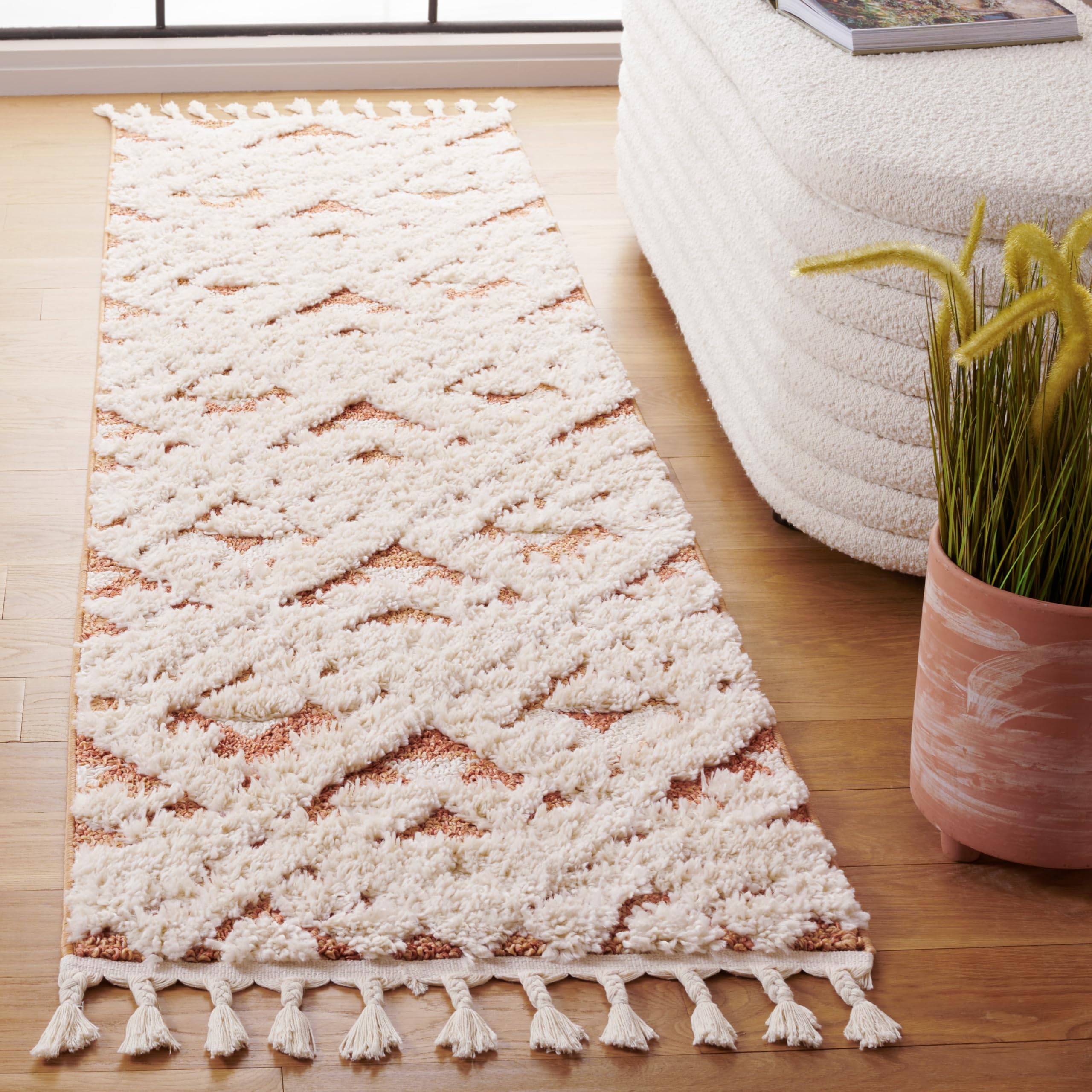 SAFAVIEH Moroccan Tassel Shag Collection Runner Rug - 2'3" x 10', Ivory & Brick Rust, Non-Shedding & Easy to Clean, Plush High-Low Texture, Ideal for