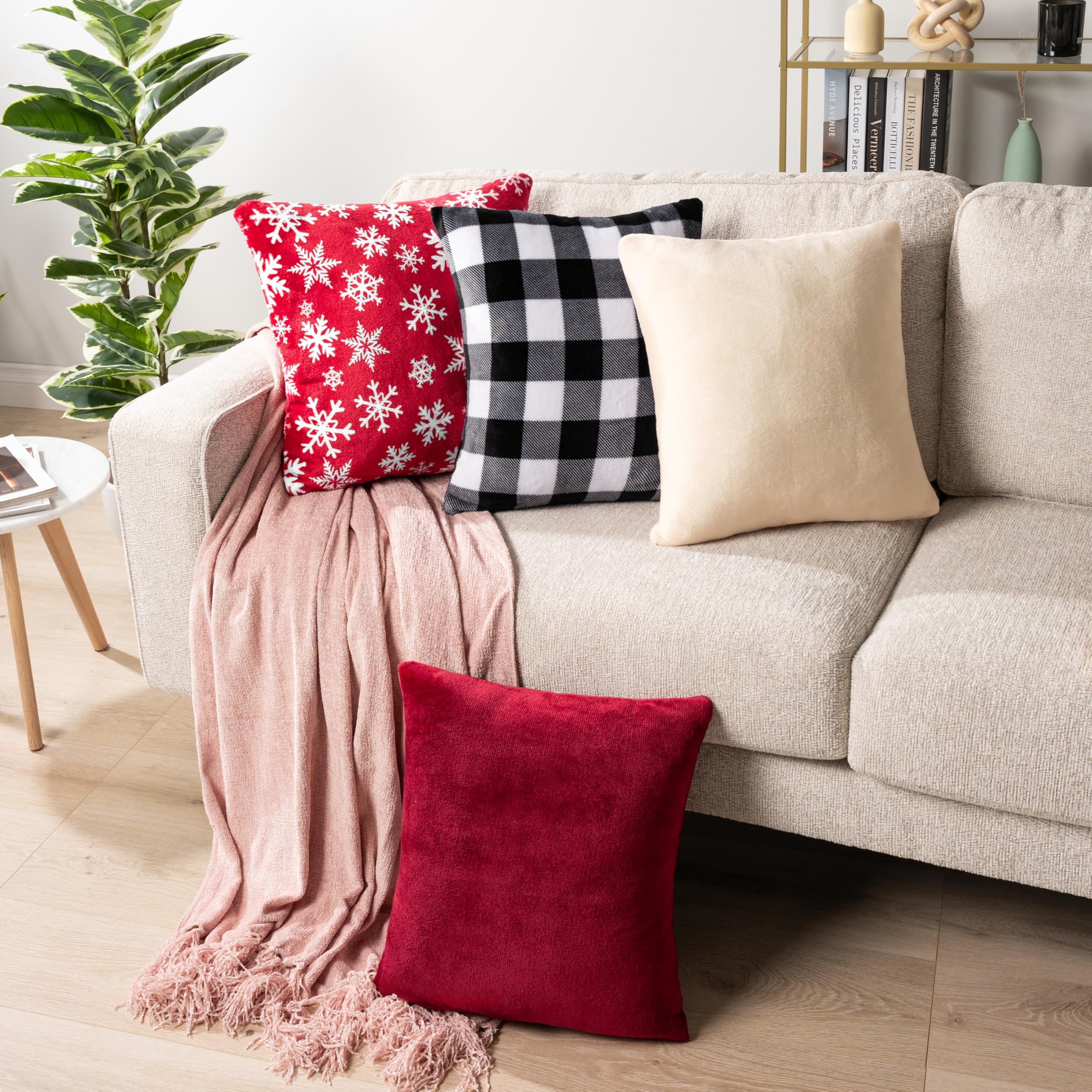 PAVILIA Juego de 2 fundas de almohada navideñas de 18 x 18 pulgadas, fundas de almohada decorativas para cama, sofá, Navidad, invierno, decoración de dormitorio, sala de estar, fundas cuadradas de