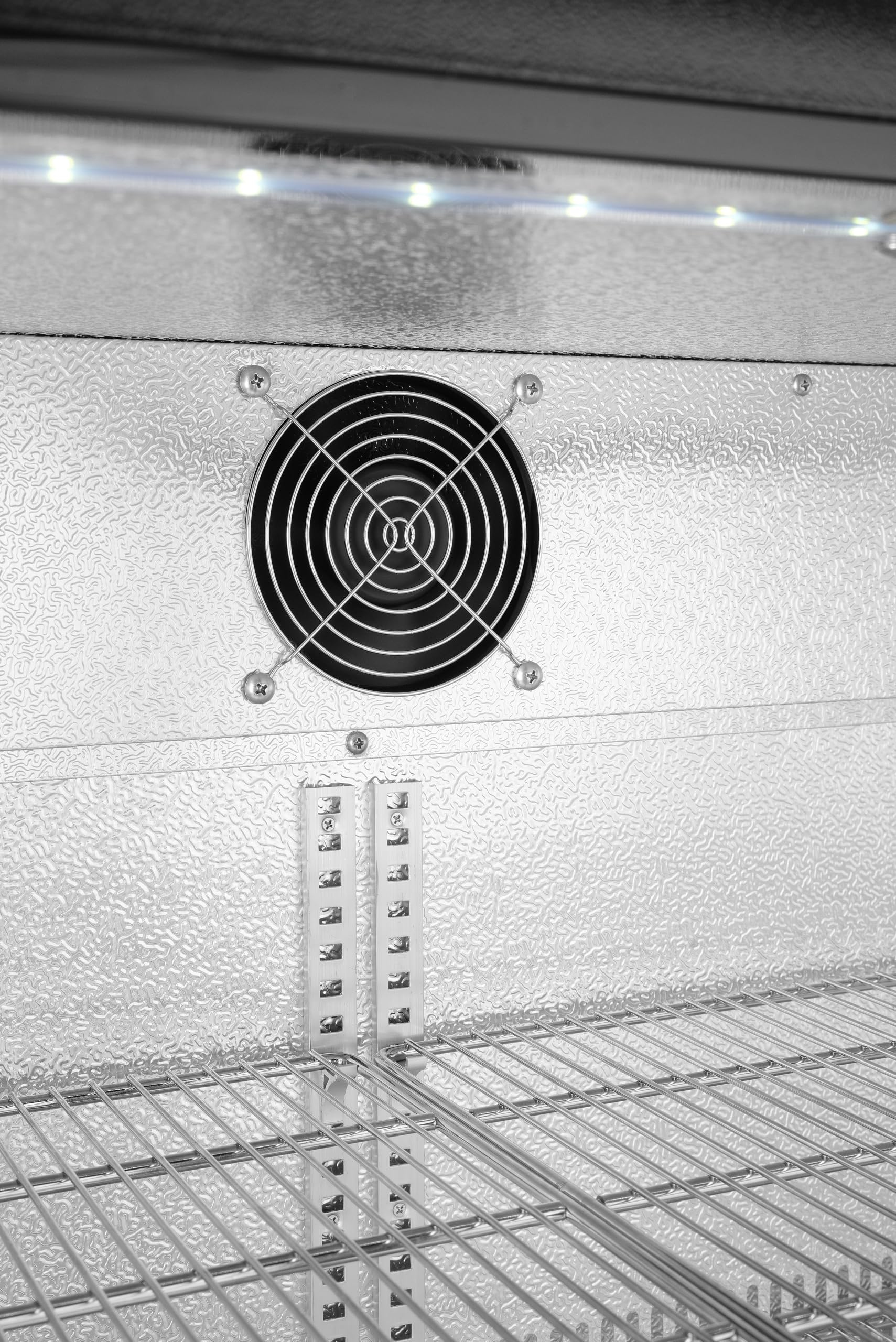 HENDI Refrigerador bajo mostrador para bebidas Arktic, 1 puerta, 86L, 0 a 10°C, 220-240V, 120W, 500x530x(H) 865mm, acero con recubrimiento en polvo negro