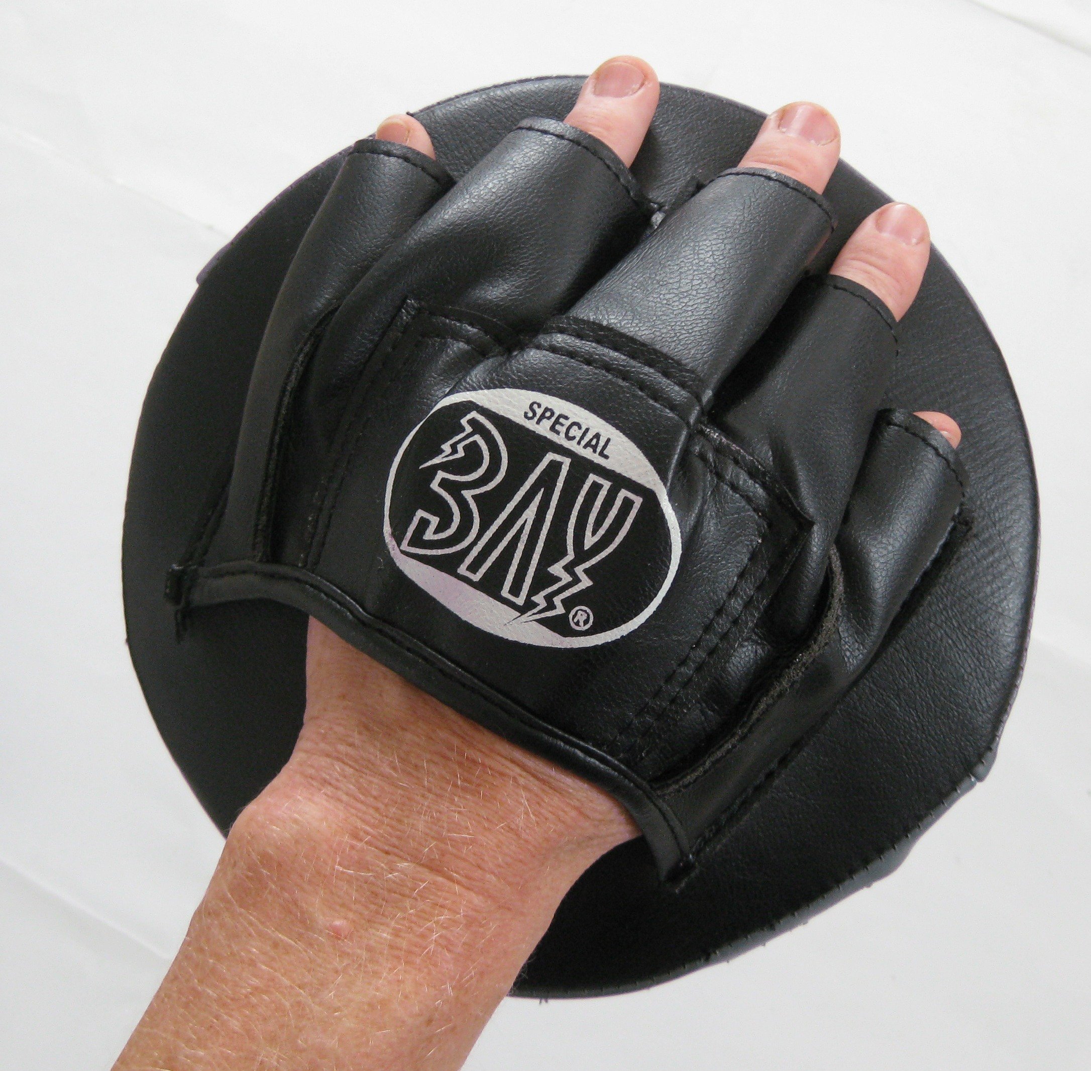 BAY Tactical MMA Fokus-Pratzen, Schwarz/Grau, 18,5 cm Durchmesser