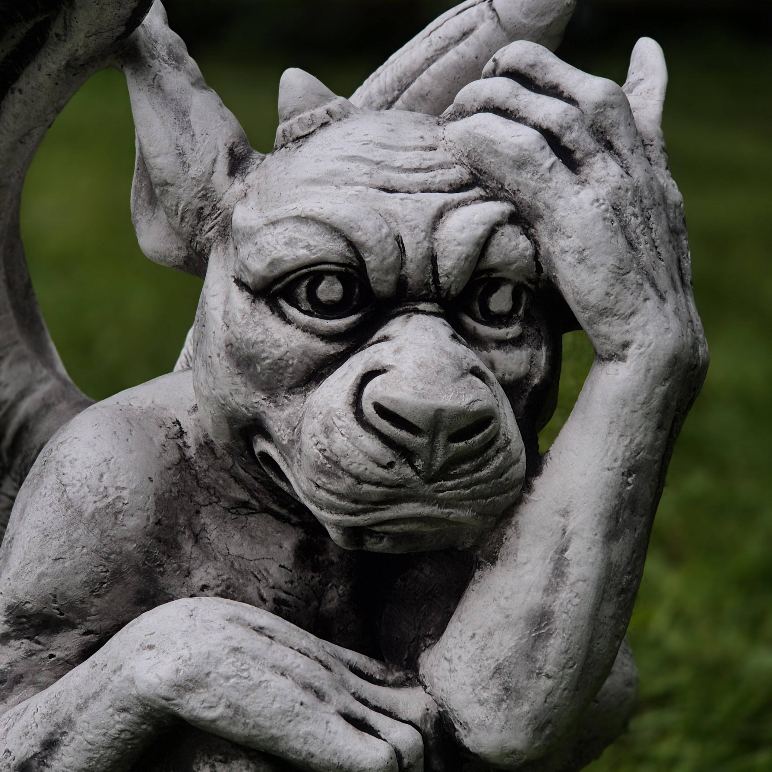 FABRIQ Gargoyle Figur 43 cm | Wächter Gartenfigur | STEINGUSS | 23 kg Schwer | Gothic Deko | Wetterfest Außenfigur
