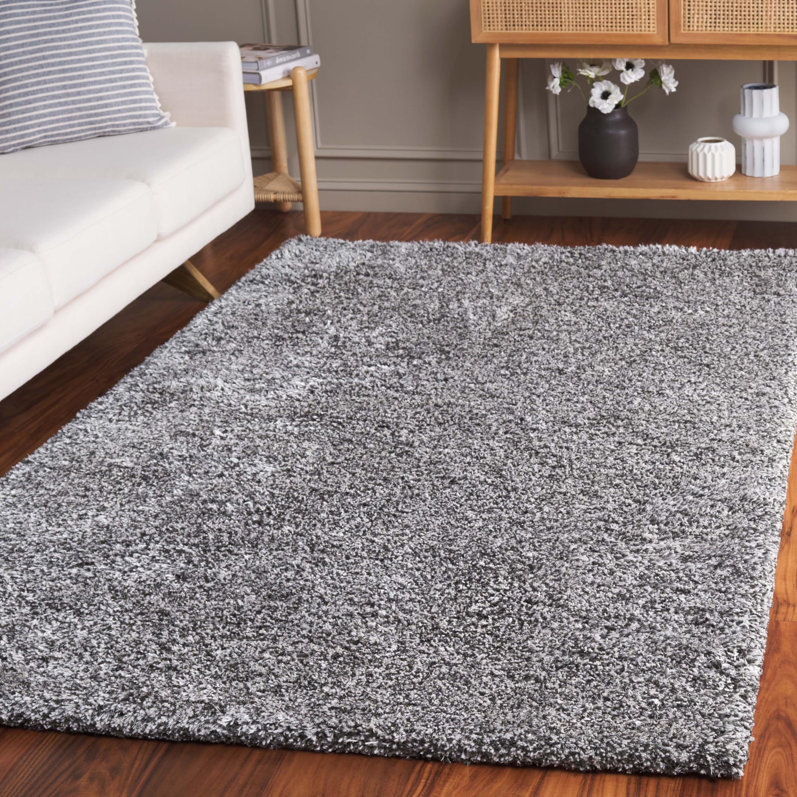 SAFAVIEH South Beach Shag Collection Accent Rug - 4' x 6', Steel Grey, Handmade, 1.8-inch Thick Ideal for High Traffic Areas in Entryway, Living Room,