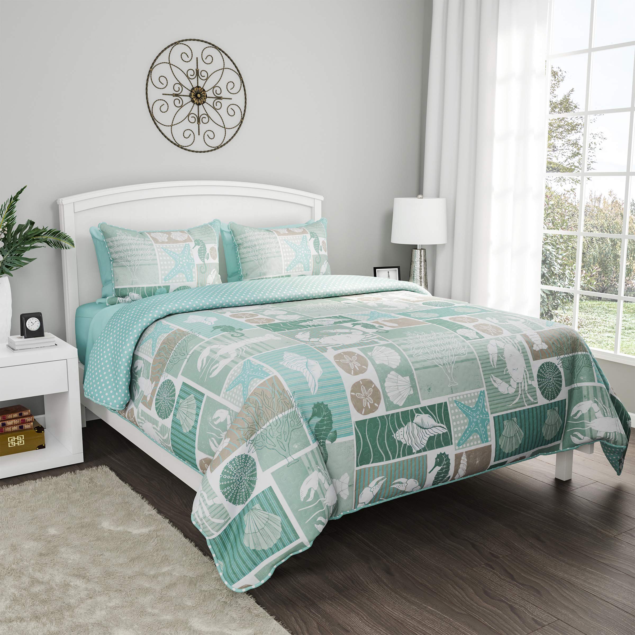 Bedford Home 3-Piece Quilt and Bedding Set – Harbor Town Veranda" Hypoallergenic Polyester Microfiber with Shams (Full/Queen)