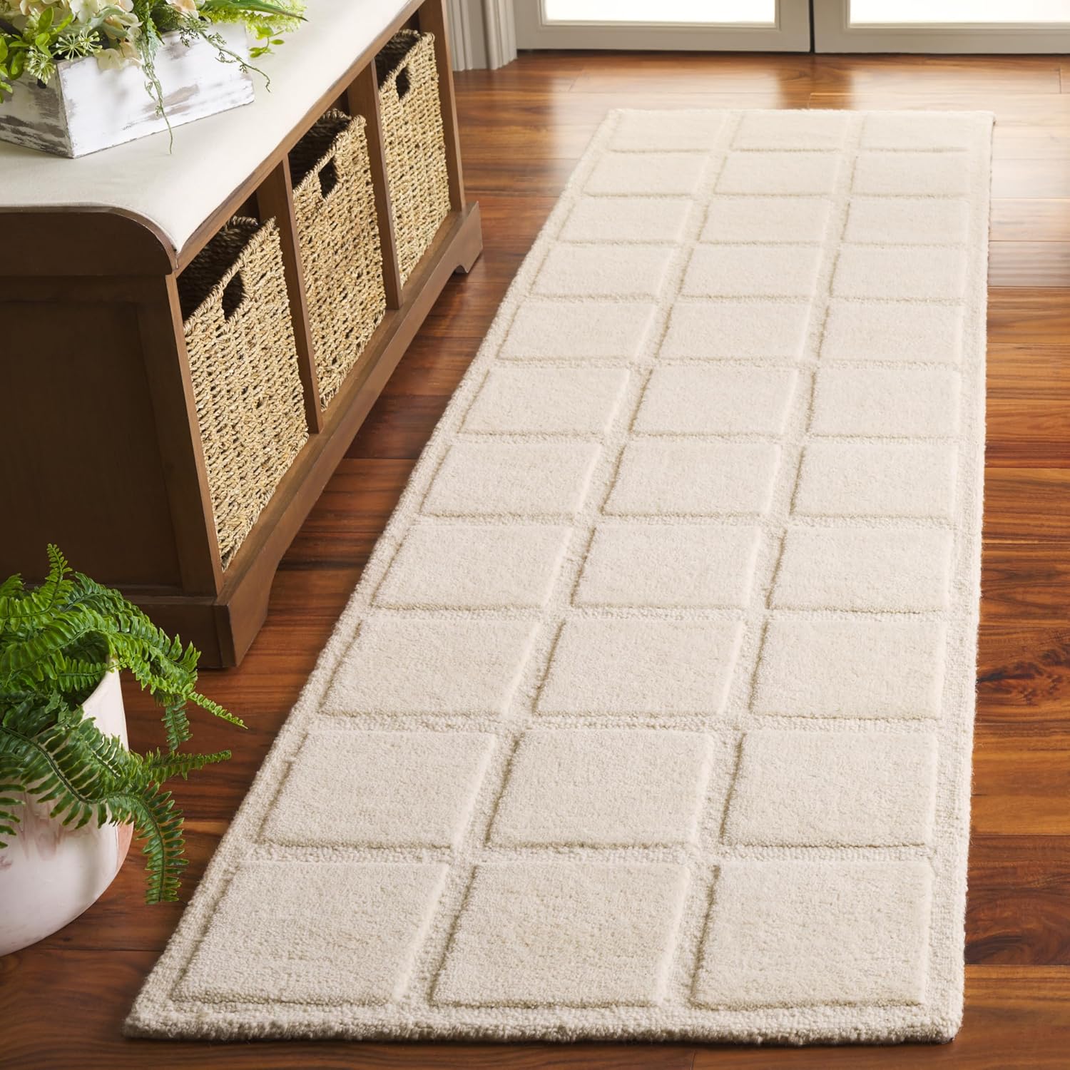 SAFAVIEH Mykonos Collection Area Rug - 8' x 10', Ivory, Handmade Wool, Geometric Pattern, Ideal for Living Room, Dining Space, Bedroom (MKN301A-8)