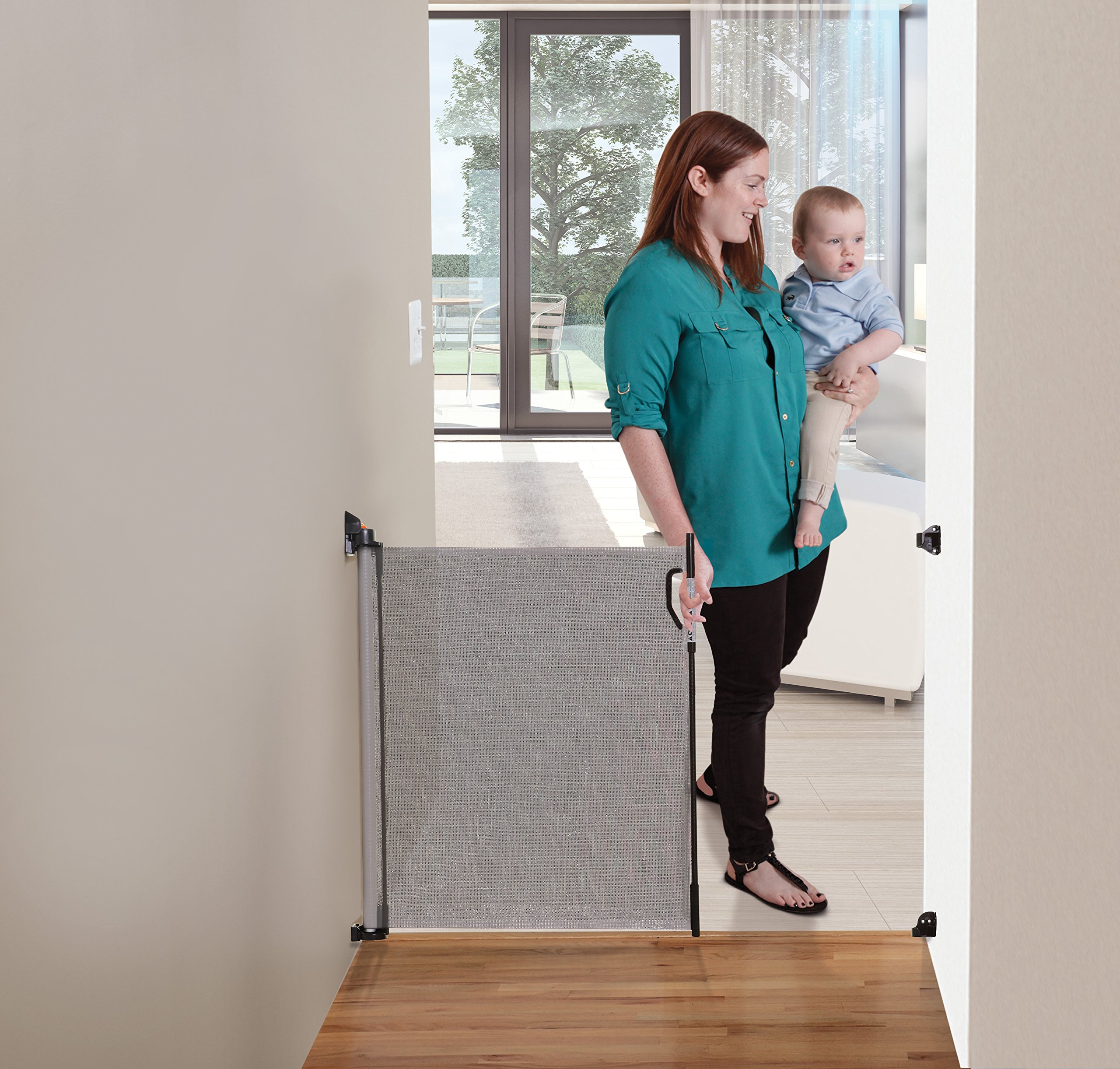 Dreambaby Barrière de sécurité rétractable pour bébé – Extra Large et Haute en Maille – Convient jusqu'à 140 cm de Large et 93 cm de Haut – avec 2 Jeux de Supports de Montage (Inclus) (Blanc)
