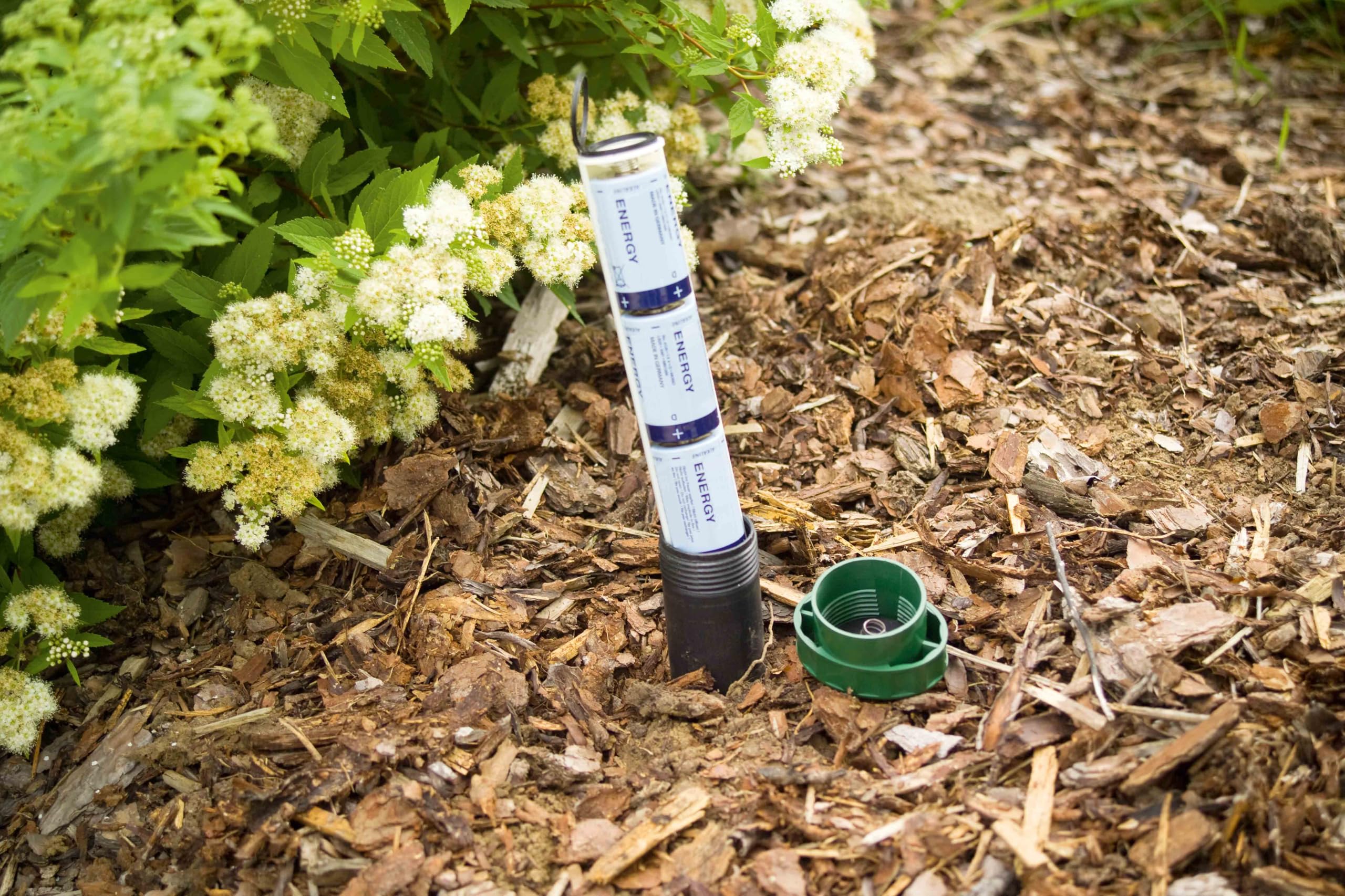 GARDIGO® Maulwurf Vertreiber Basic 2er Set | Maulwurfschreck 400-1000 Hz für ca. 700m² | Maulwurfabwehr für den Garten | Einfacher Batteriewechsel durch Batteriewechselzylinder | Wühlmausschreck