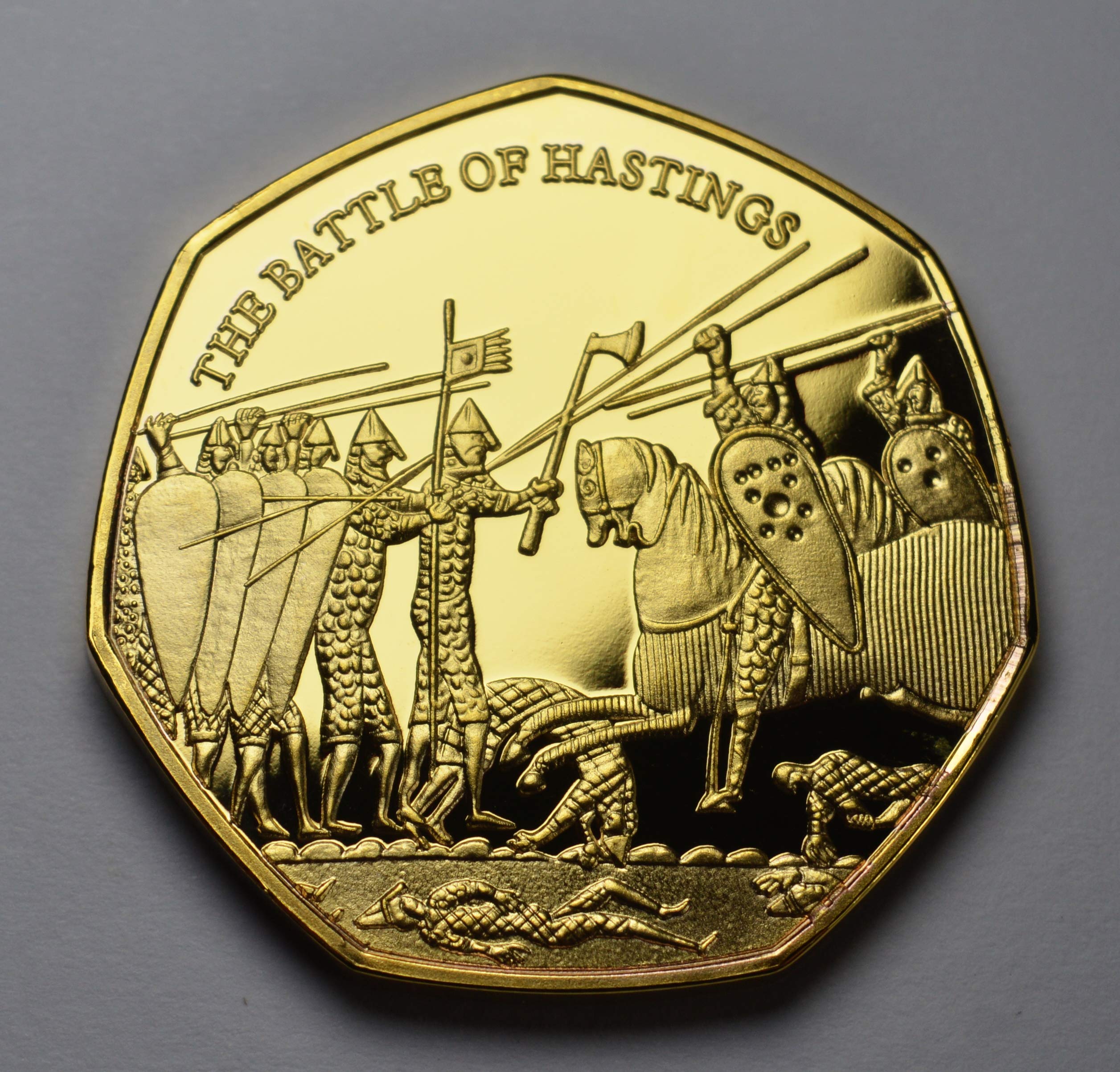 The Commemorative Coin Company THE BATTLE OF HASTINGS 24ct Gold Commemorative. Bayeux Tapestry, Norman Conquest, 1066
