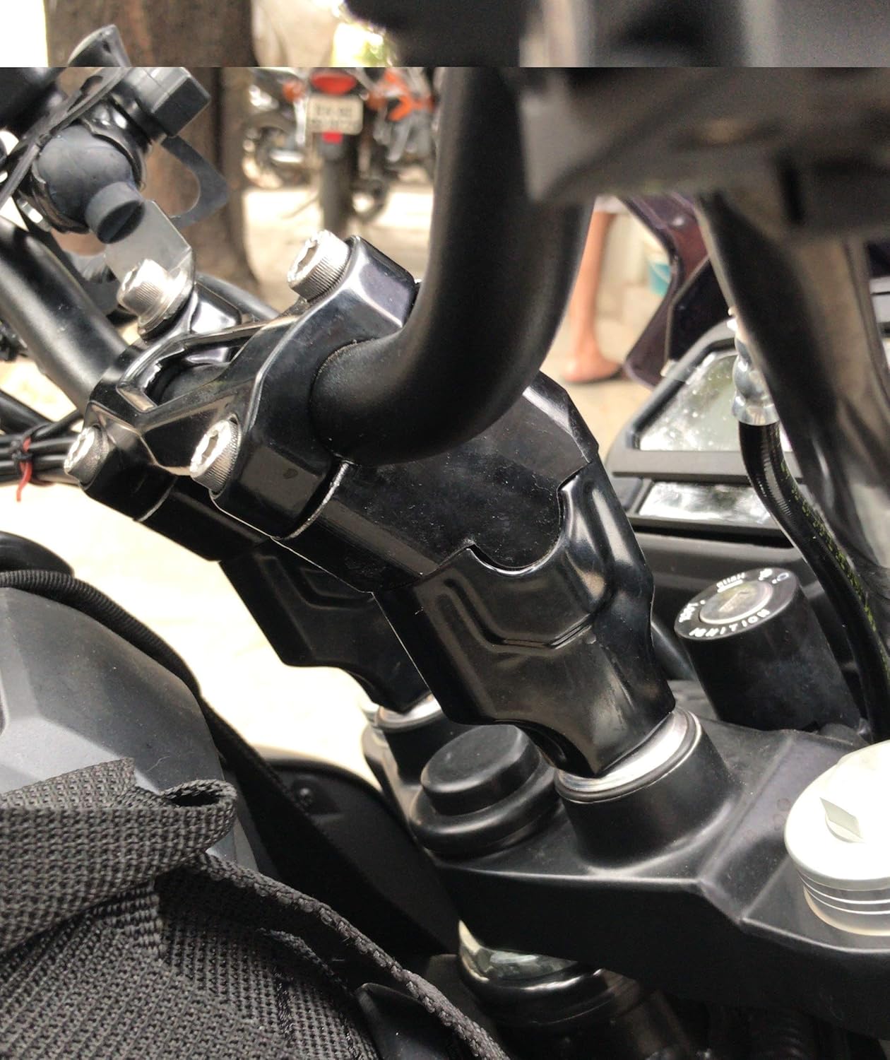 RoadRash Dominar 400/250 Handle bar Riser 1.7 Inches Angled (Black