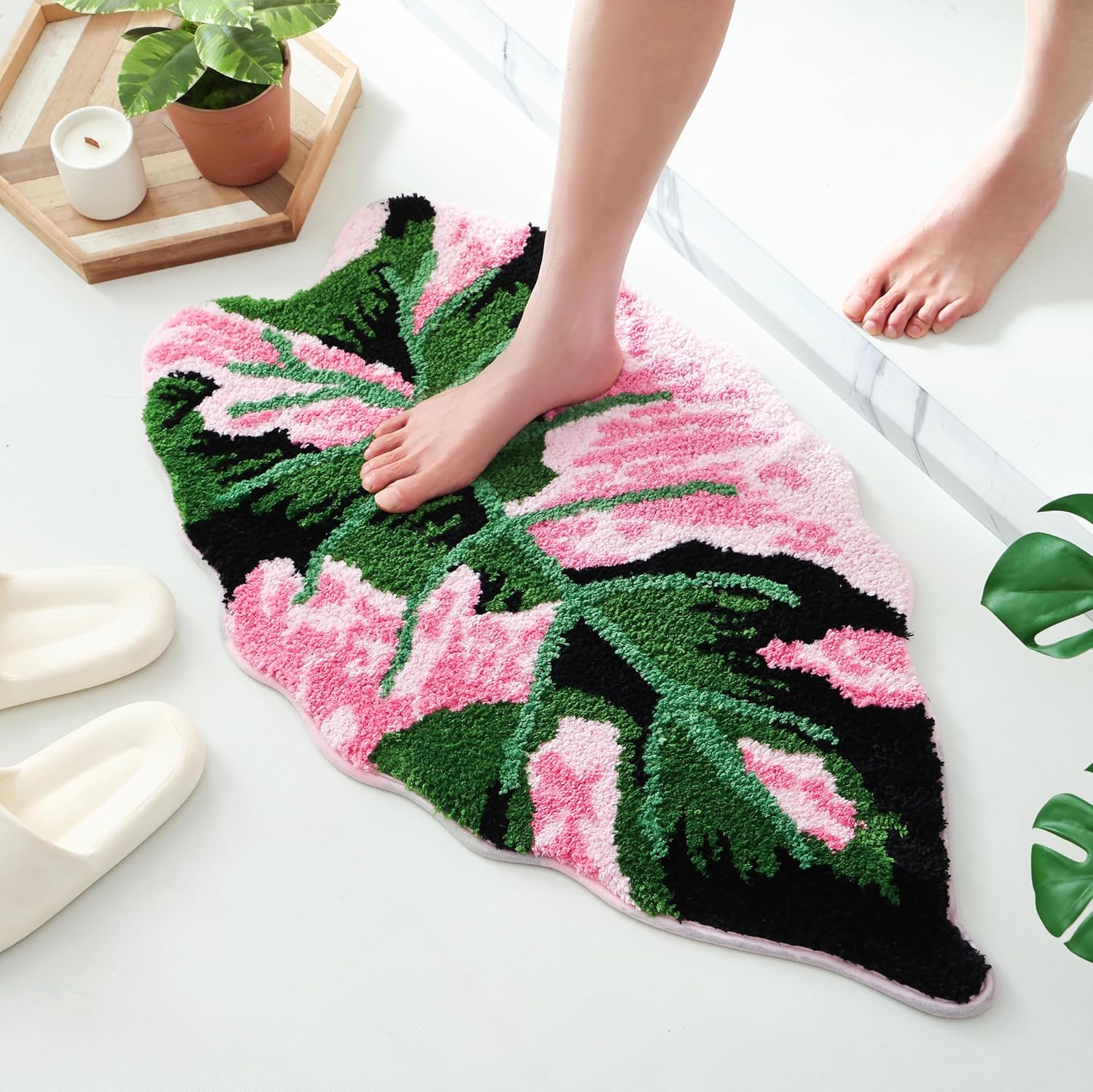 Green Leaf Rug, Cute Monstera Soft Non Slip Tufted Bath Mat Palm Shaped Plush Fun Floor Mat for Bathroom Kitchen Bedroom Home Decor
