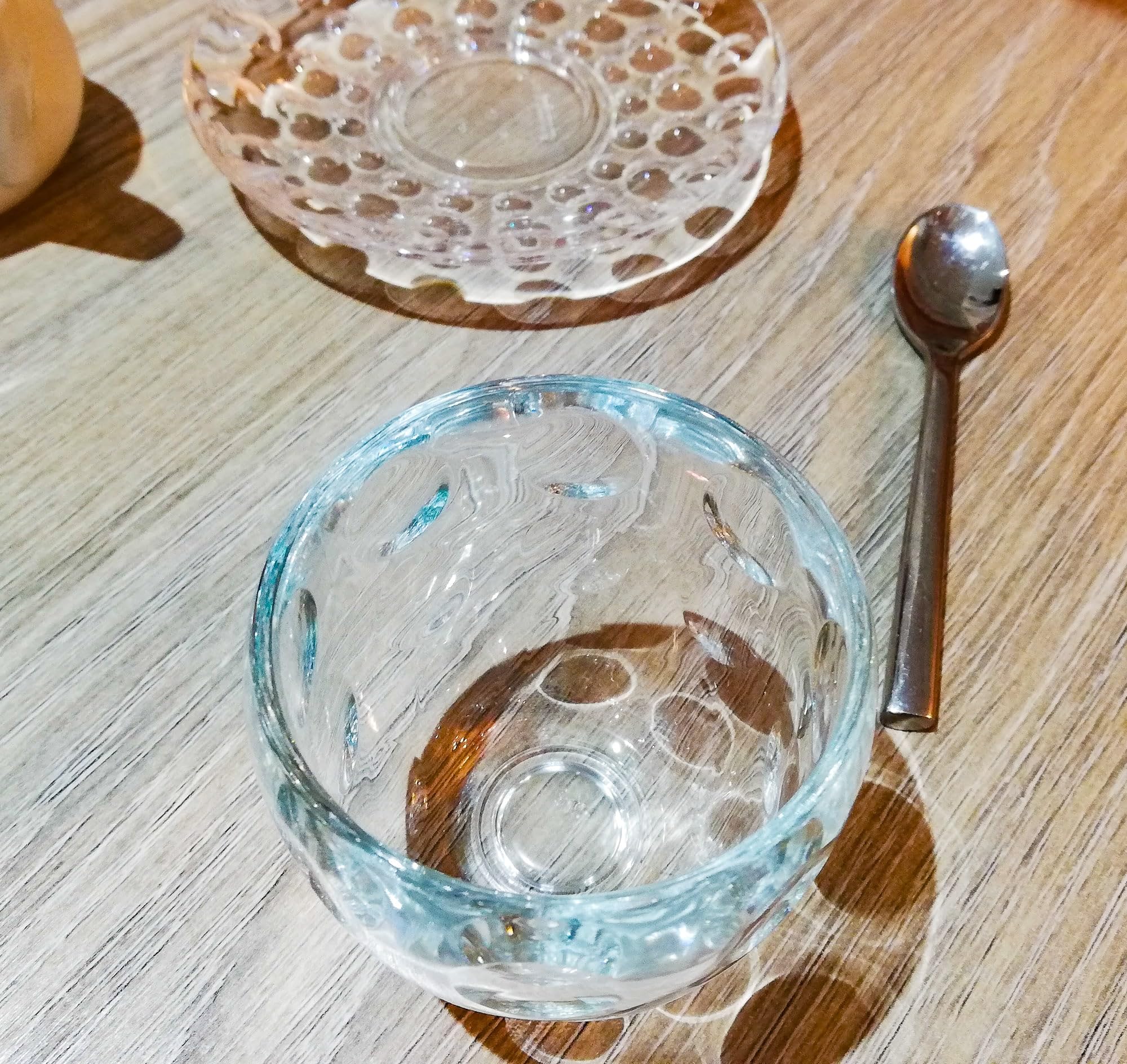 Guzzini Venice Glass - Set di 4 tazzine da caffè espresso in vetro con piattino in plastica, 110 ml