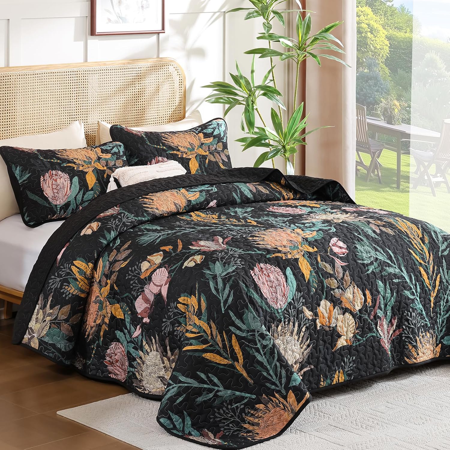 Dintszyayue Quilt Queen Size Black, 3 Pieces Boho Floral Bedspread Bedding for Queen Size Bed, Soft Lightweight Microfiber Coverlet Set for All Season Quilt with 2 Pillowcases - Image 2