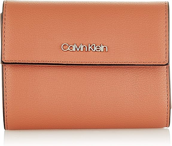 Calvin Klein Damen Ck must Trifold Wallet MD Geldbörse Braun (Cuoio ...