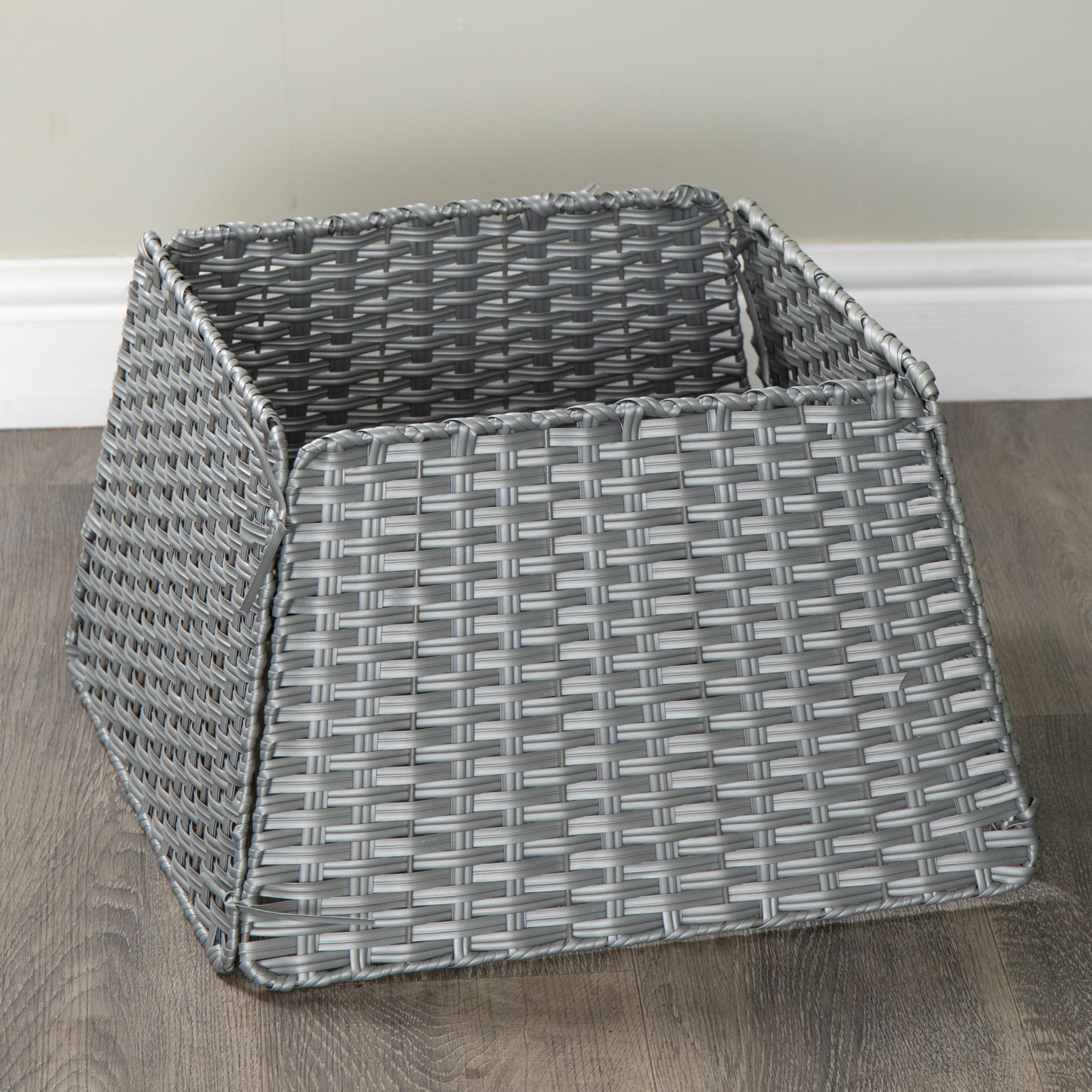 Samuel Alexander 47Cm X 46Cm Foldable Faux Rattan Christmas Tree Skirt In Grey