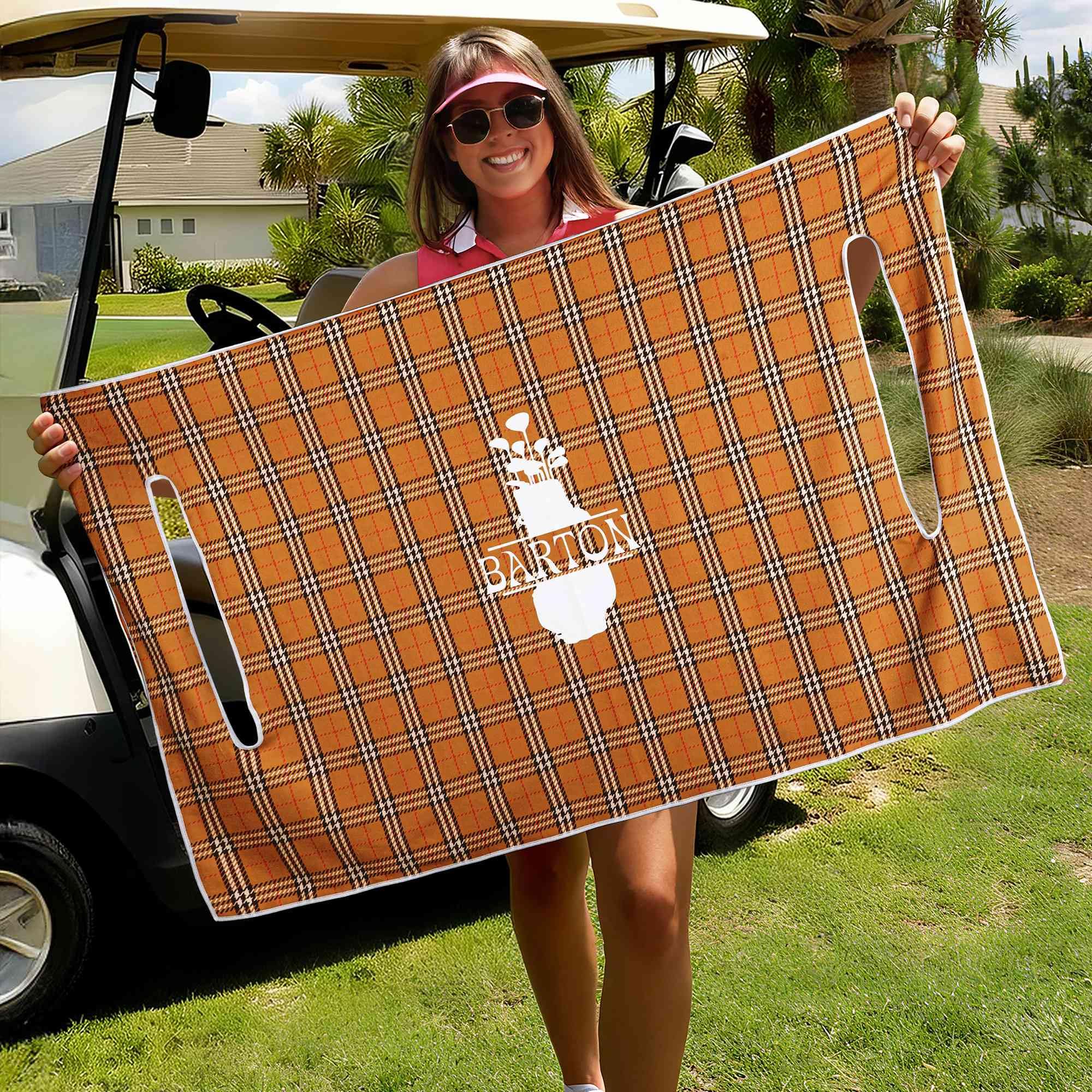 Personalisierter Golfschläger-Kranz-Sitzbezug im Karomuster für Golfwagen mit Namen und Initialen –Individuelle Sitzbezüge für Golfwagen, Golfplatz-Zubehör, für Golfer und Country Clubs 130 cm × 80 cm