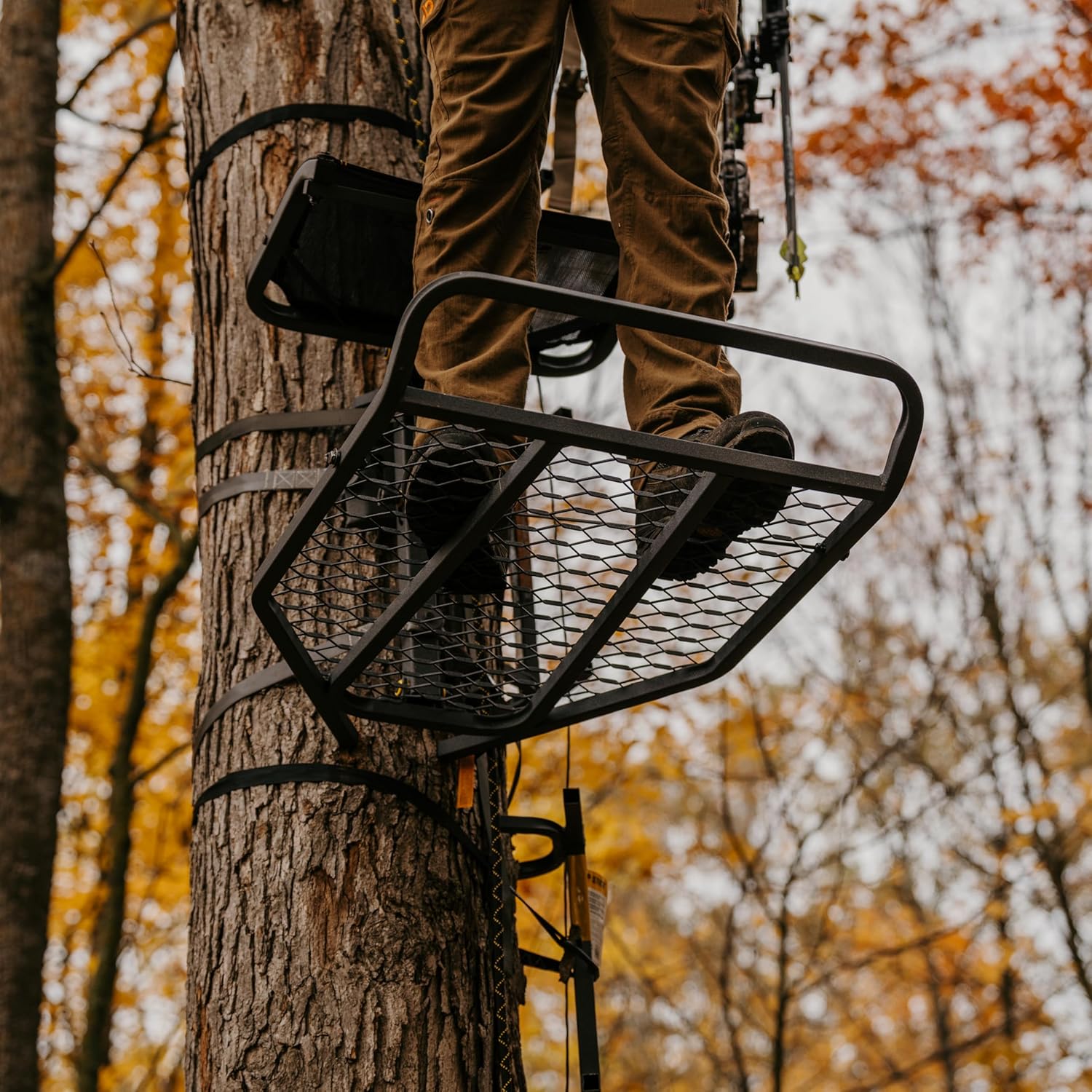 Rivers Edge® Outlaw XL Lever-Action Hang-On Treestand, Easy to Hang, Seat and Platform Leveling, Flip-Up TearTuff™ Seat, 24” x 36” Platform, RE520