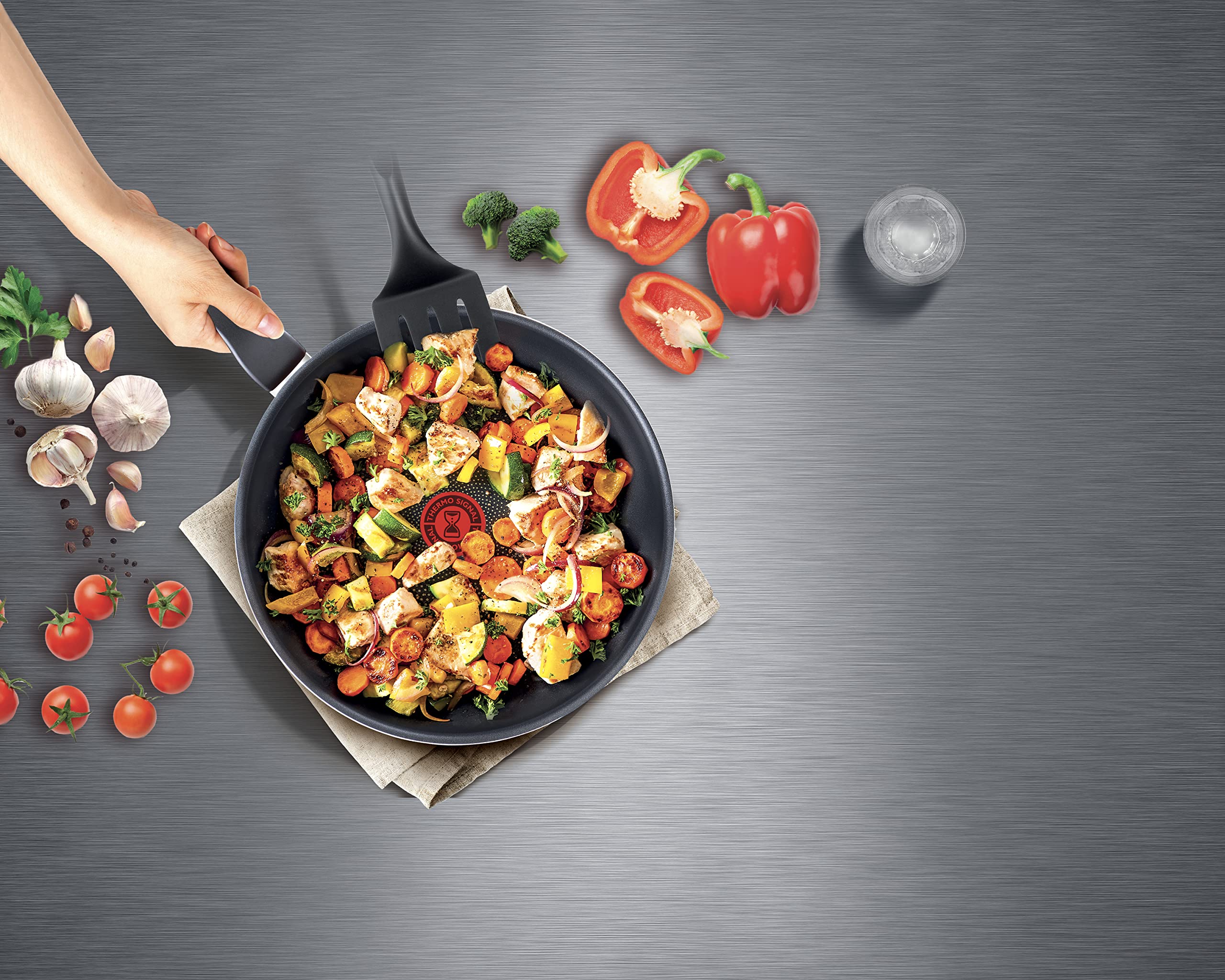 Tefal C38590 XL Force - Juego de 2 sartenes (24/28 cm, revestimiento antiadherente, indicador de temperatura de señal térmica, base de difusión, color negro