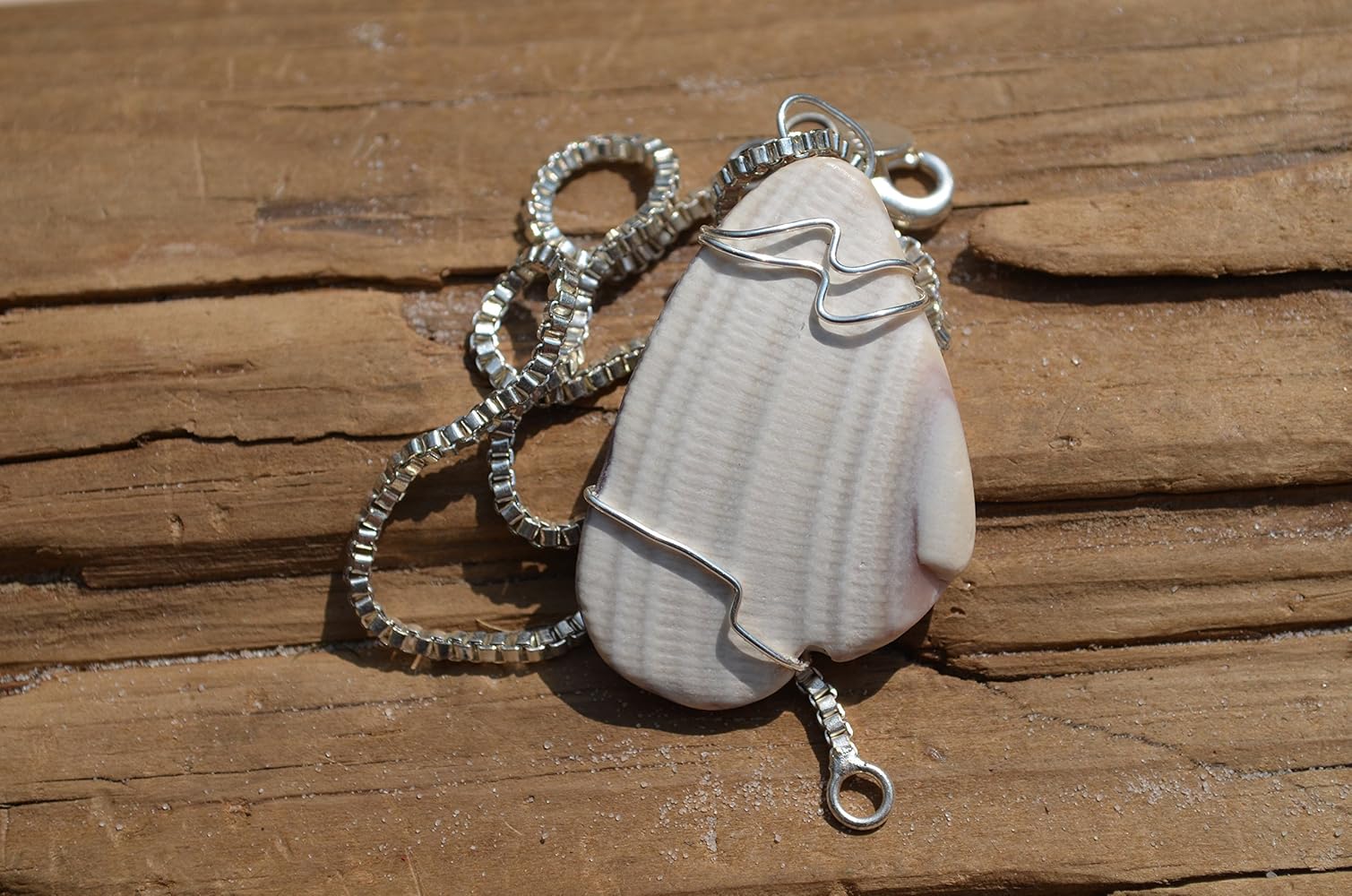 Amazon.com: DejaVu Designs Pretty Wire Wrapped Shell