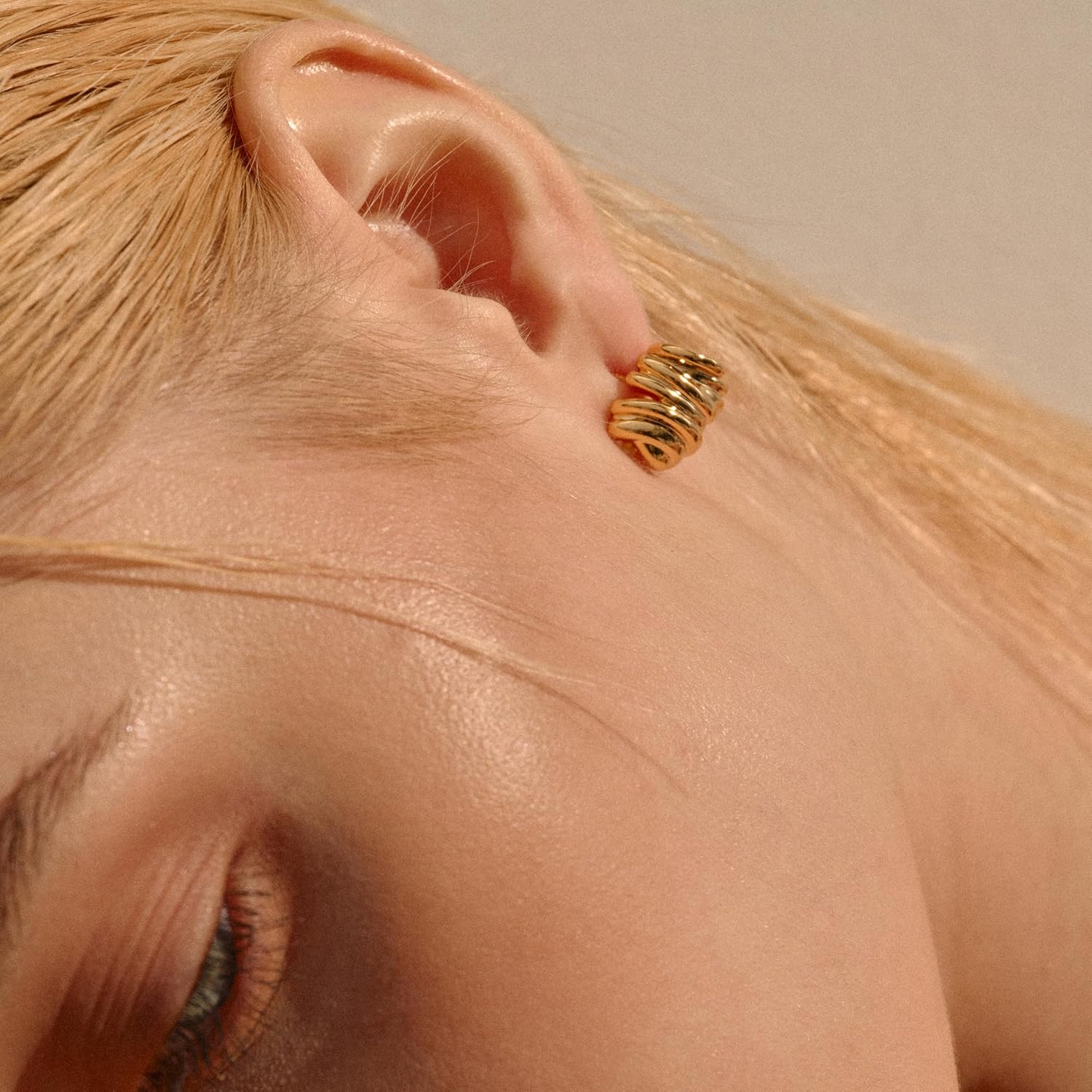 Chunky Gold Hoop Earrings for Women, 18K Gold Plated Triple Hoop Earrings, Small Thick Hoops Split Huggie Earring Aesthetic Hypoallergenic Lightweight Trendy Jewelry Gift for Women - Image 6