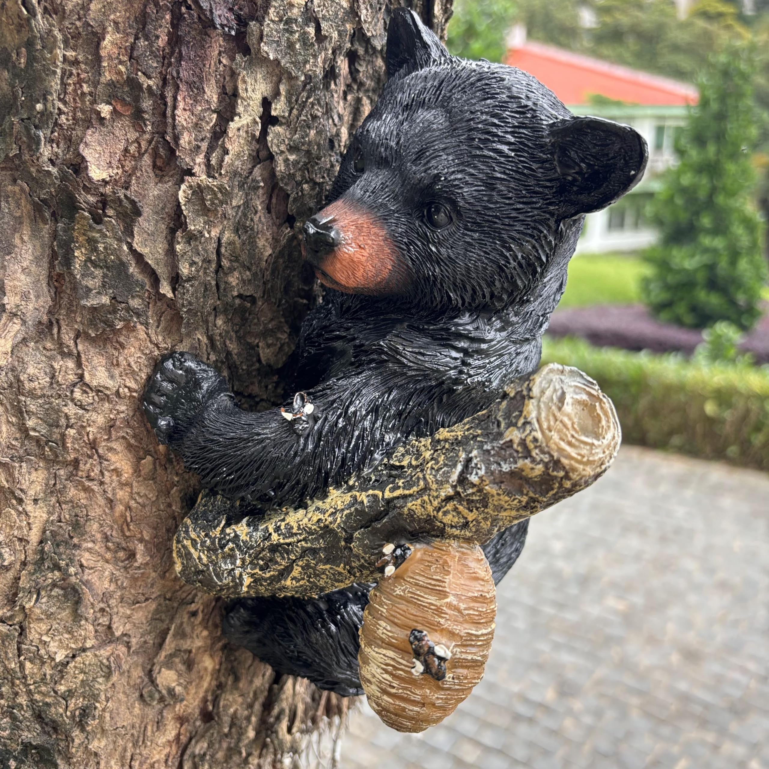 Yaoemei Black Bear Cub Tree Hugger Decor Outdoor Sculpture, Baby Bear Hanging Up a Tree Statue Garden Peeker, Adorable Cute Resin Hugger Face for Gifts and Garden Decor