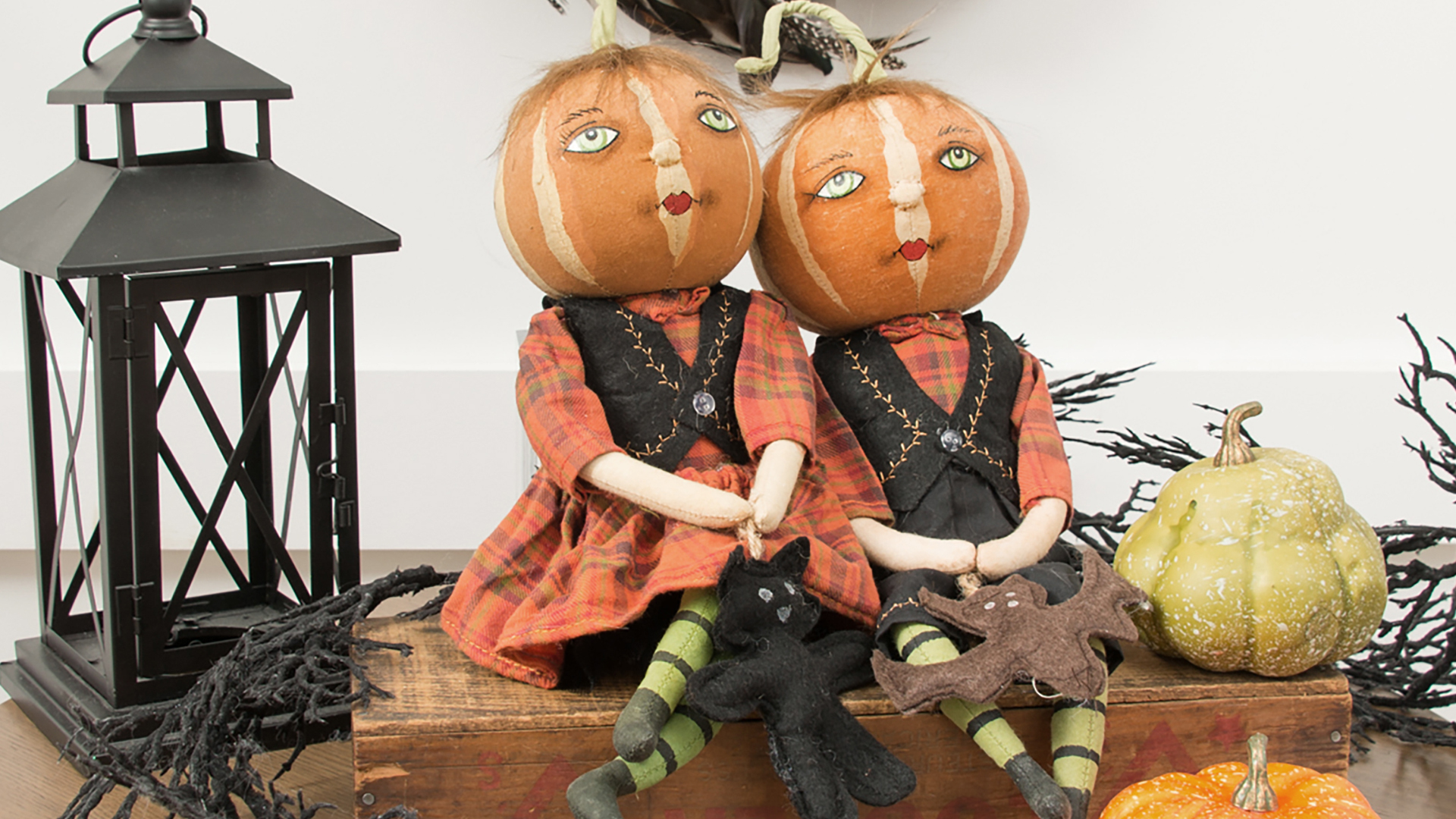 Amazon.com: GALLERIE II Halloween Nelly Pumpkin Girl Black Cat