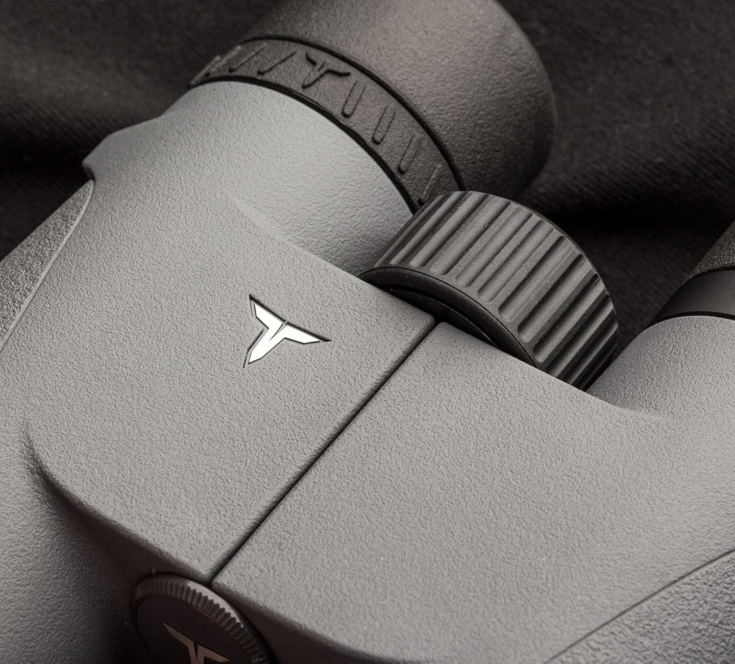 TRACT TORIC 8x42 UHD Binocular - Featuring Schott HT Glass for Superior Low-Light Performance and Edge-to-Edge Sharpness. Provides Excellent Eye Relief and a Wide Field of View.